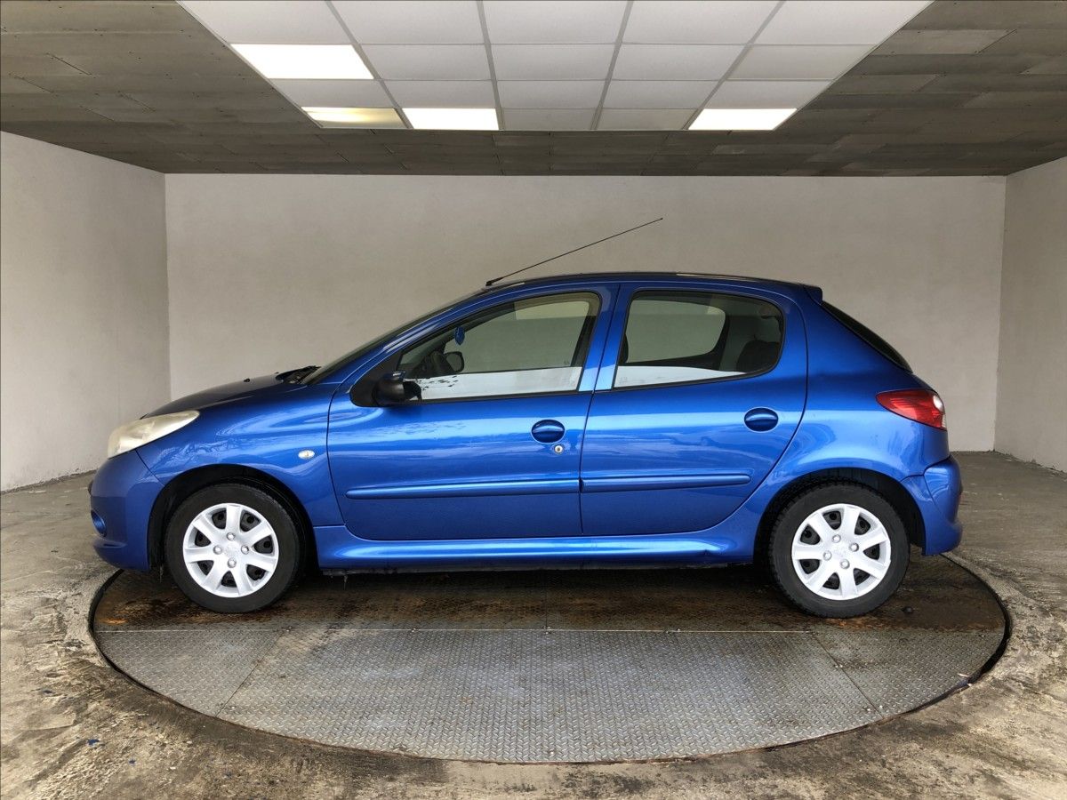 Peugeot 206, 1,1 i  + - fotka 4