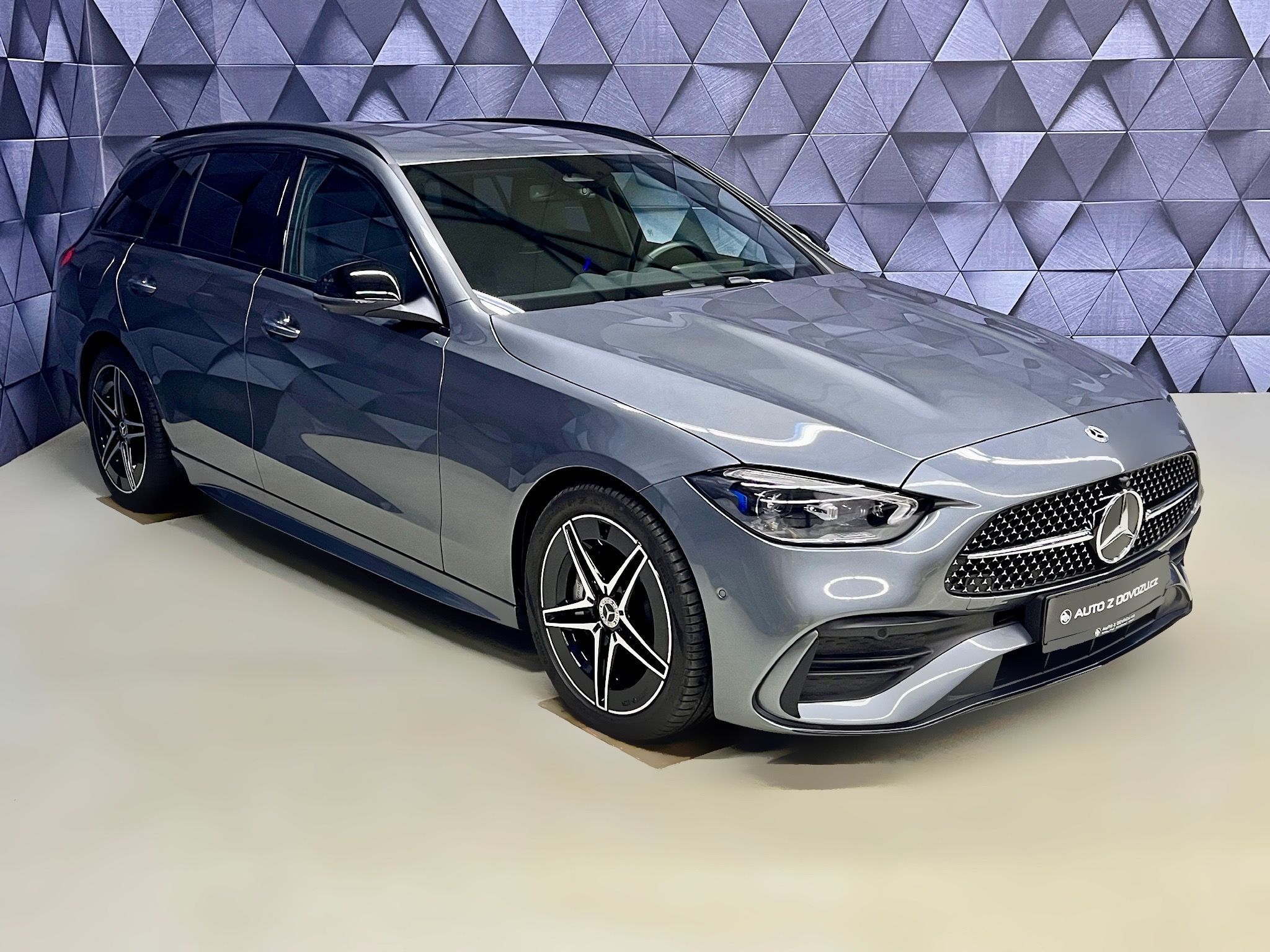 Mercedes-Benz Třídy C, 220d 4MATIC AMG, BURMESTER - fotka 4