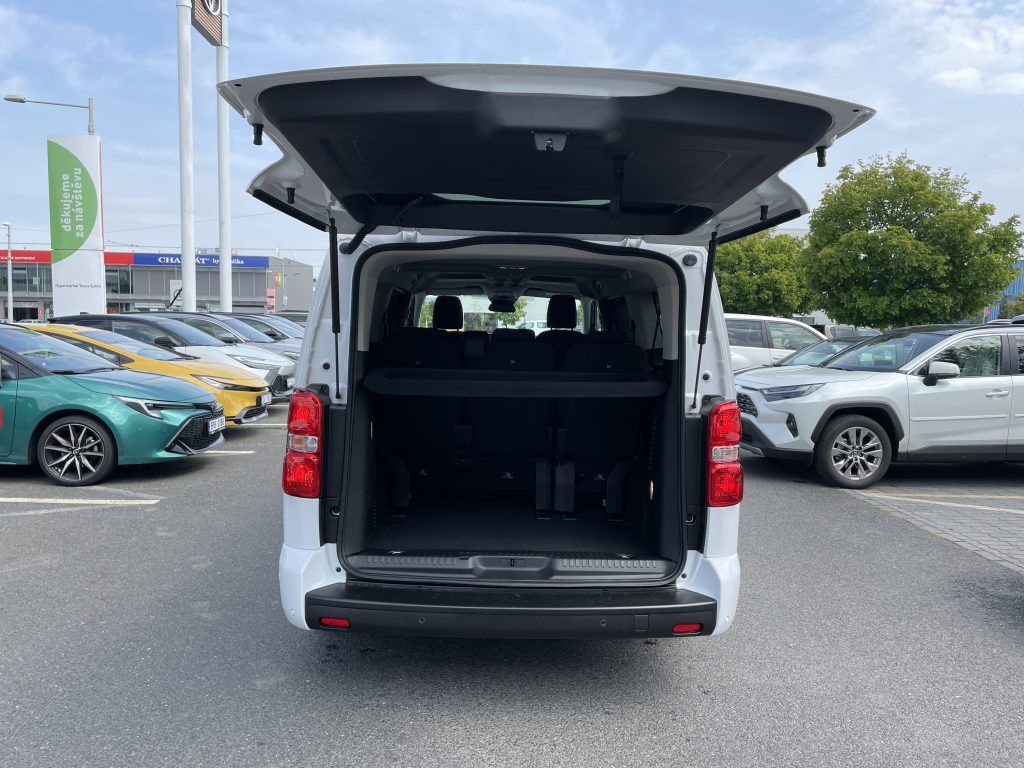 Toyota Proace Verso, 2.0D 140k 6MT Family 8S - fotka 5