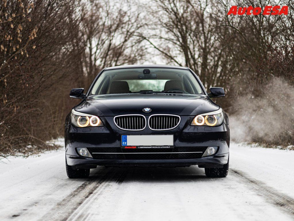 BMW Řada 5, 4.0i 540i,AT,bixen,kůže - fotka 2