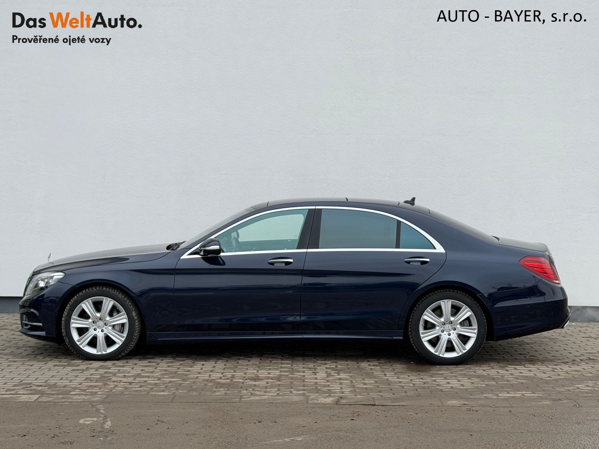 Mercedes-Benz Třídy S, L V8 4MATIC - fotka 3