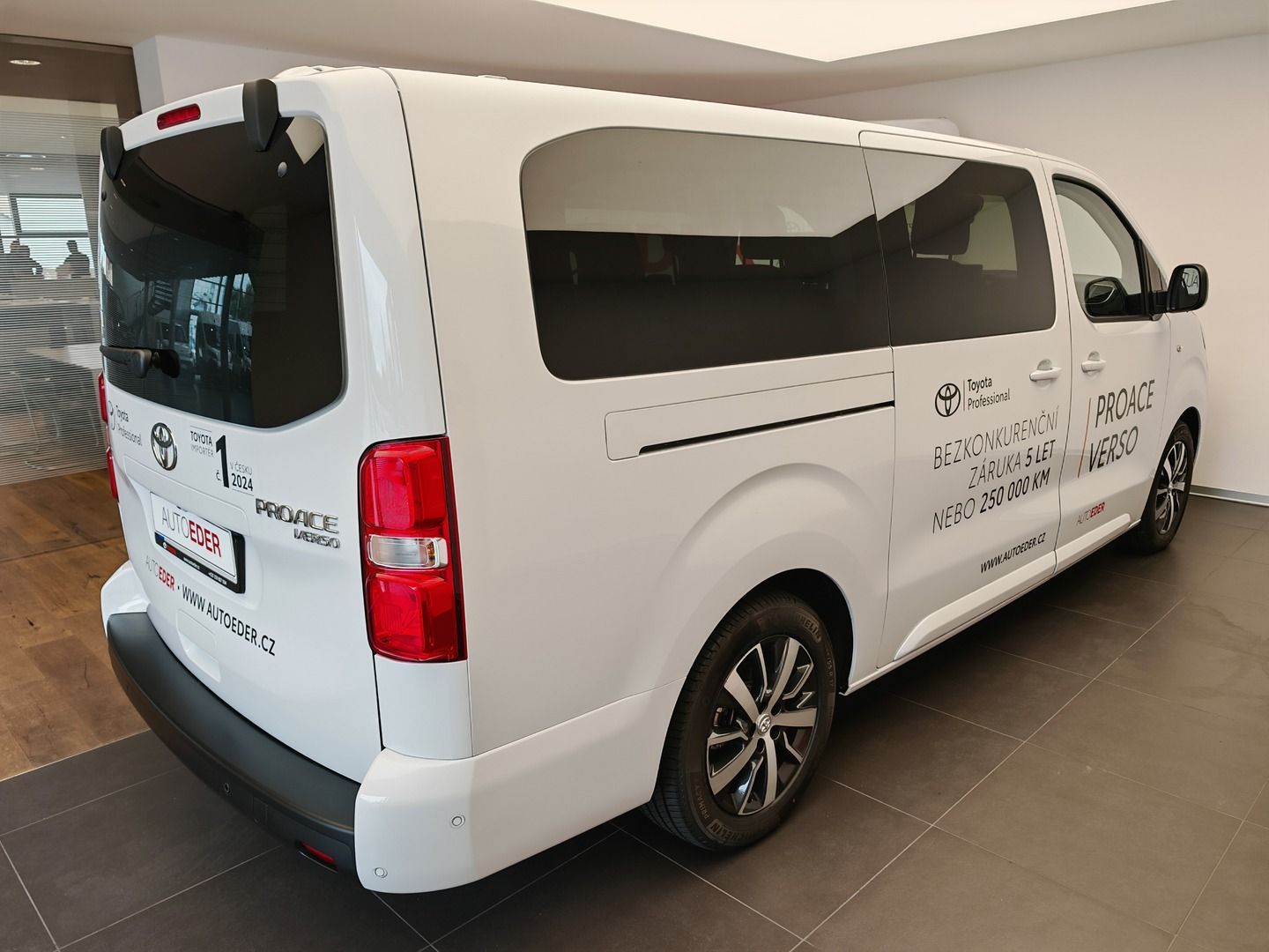 Toyota Proace Verso, 2,0D L2 8AT Family 8S - fotka 6