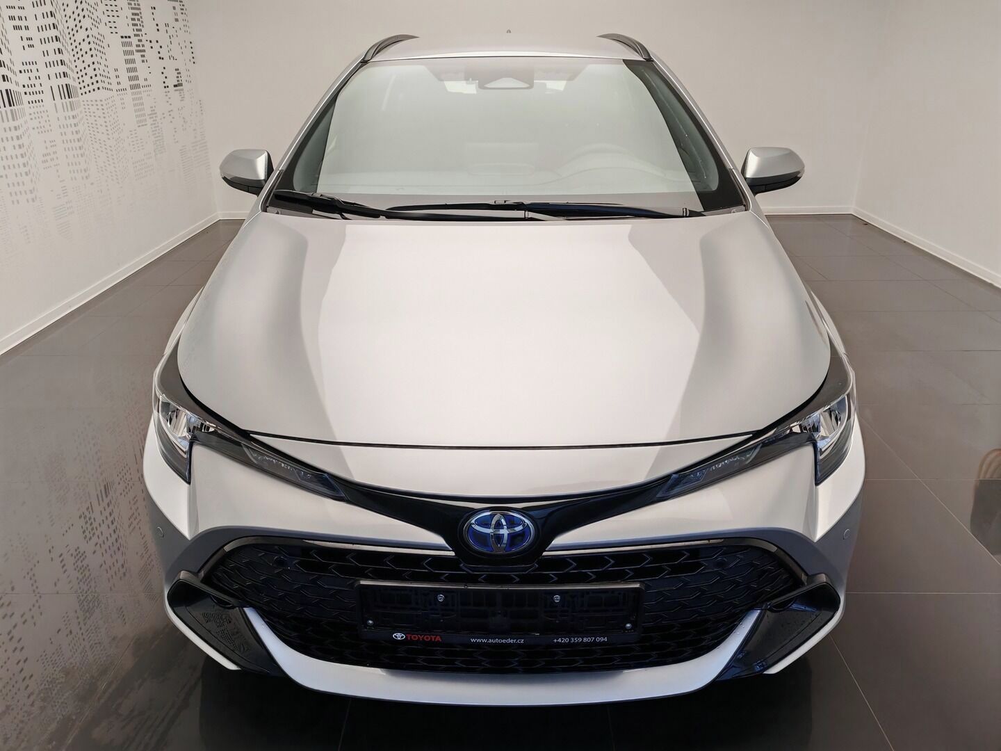 Toyota Corolla, 1.8 Hybrid e-CVT Comfort - fotka 2