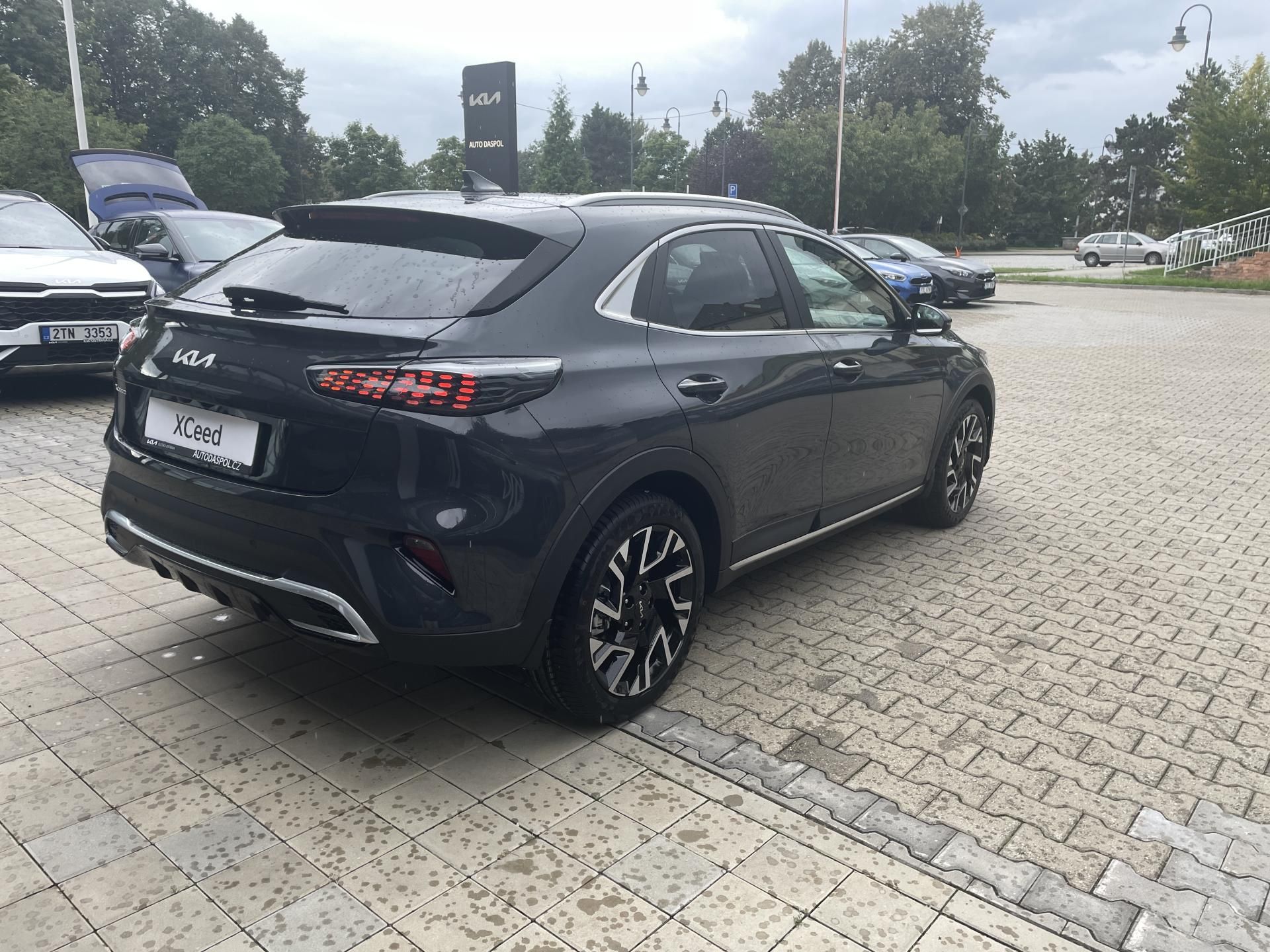 Kia XCee´d, 1,0 MHEV 7DCT SteelEdition - fotka 3