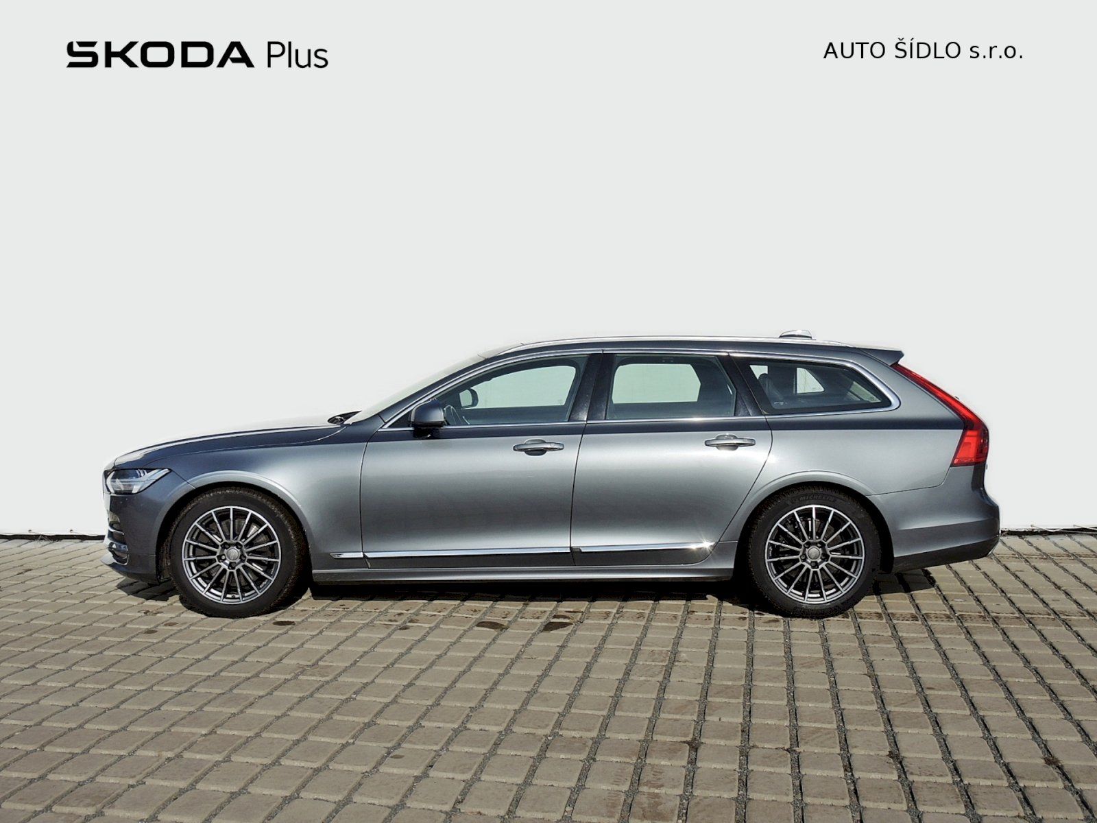 Volvo V90, D5 2.0 173kW AWD Inscription * - fotka 3