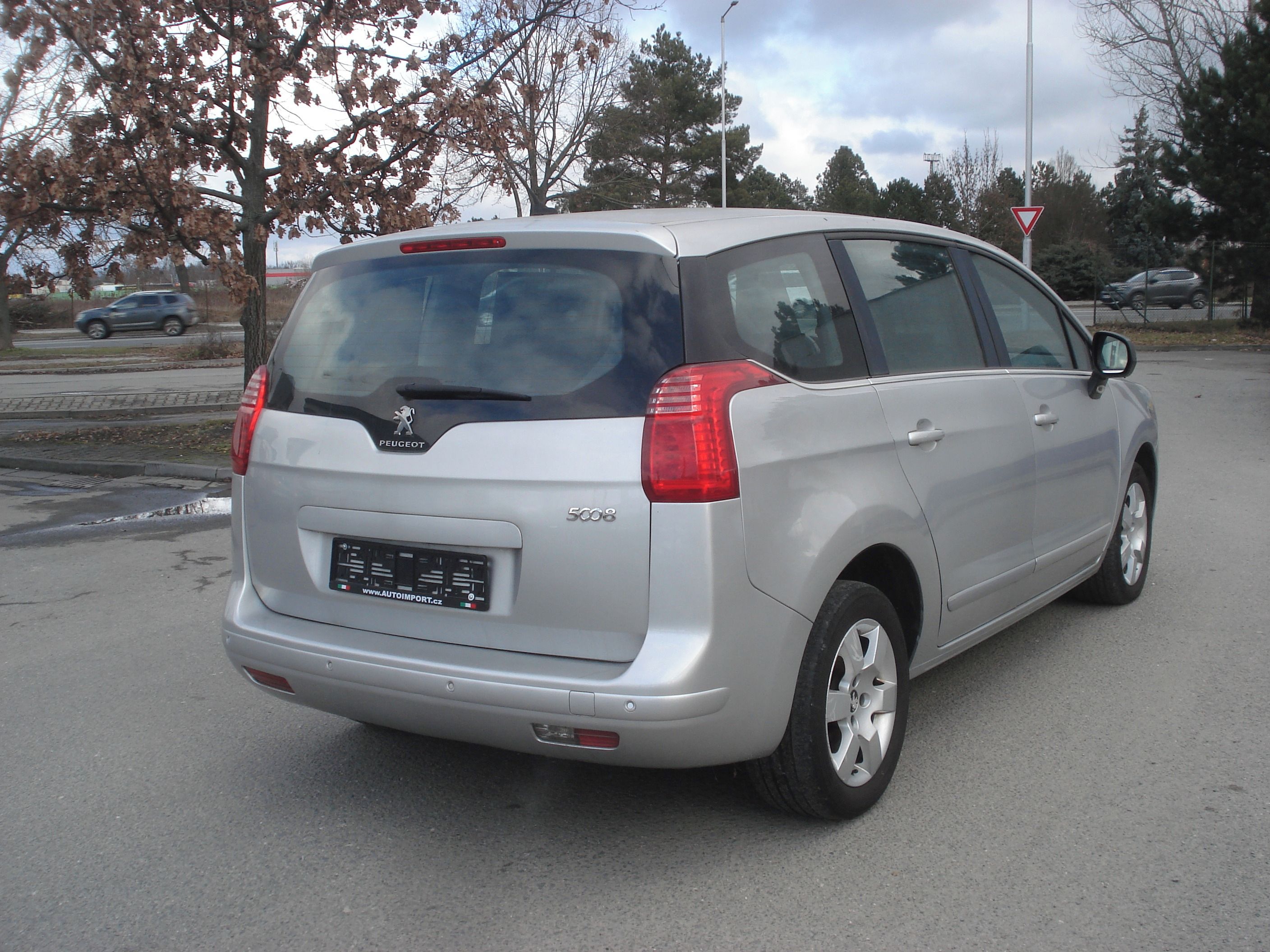 Peugeot 5008, 1.6 HDi 7 MIST NAVI - fotka 4