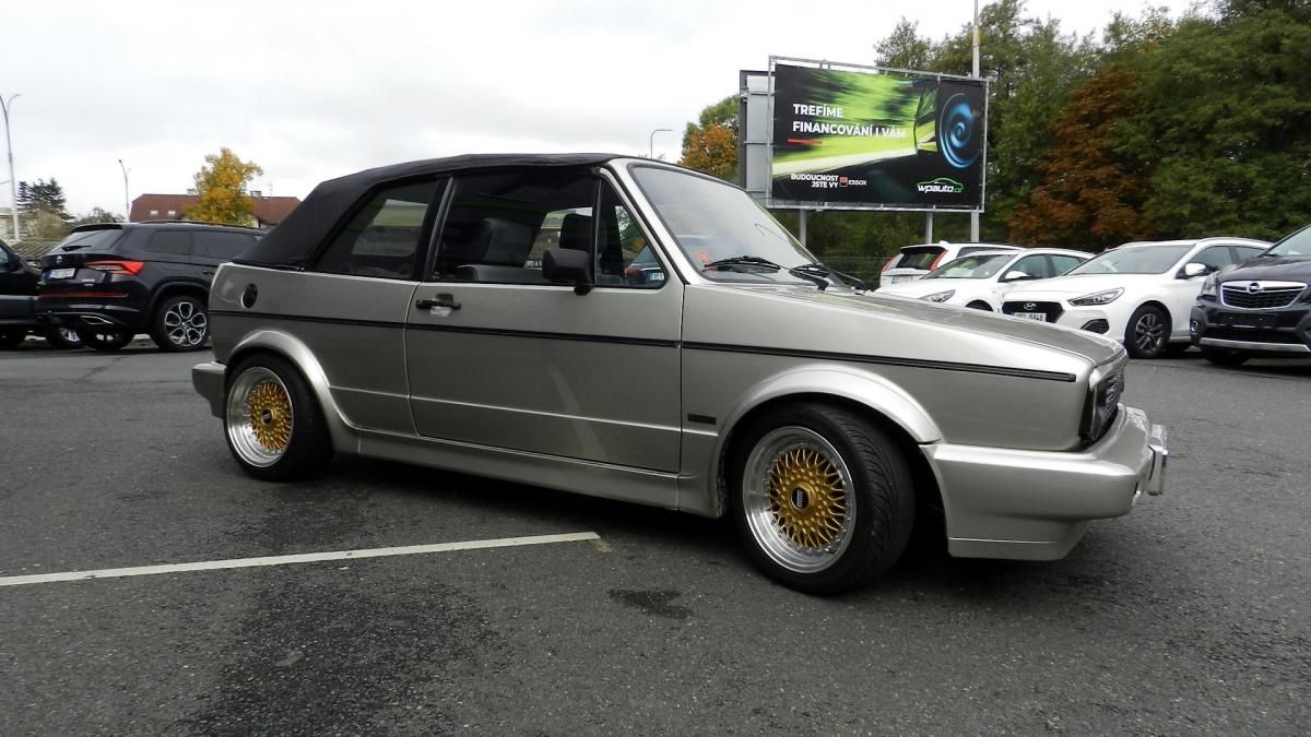 Volkswagen Golf, MK1 cabrio 1.8i 70 kW KARMANN - fotka 6