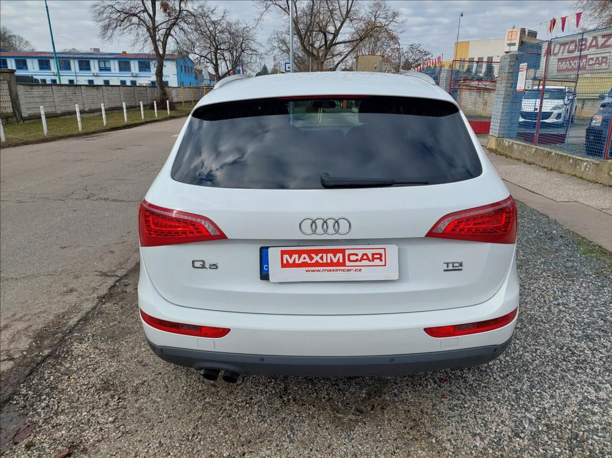 Audi Q5, 2,0 TDi 4x4 - fotka 6