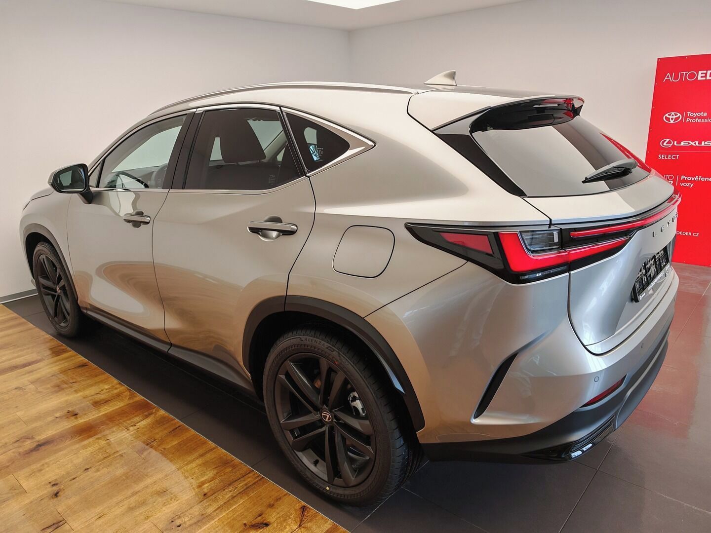 Lexus NX 350h, 350h PRESTIGE - fotka 6