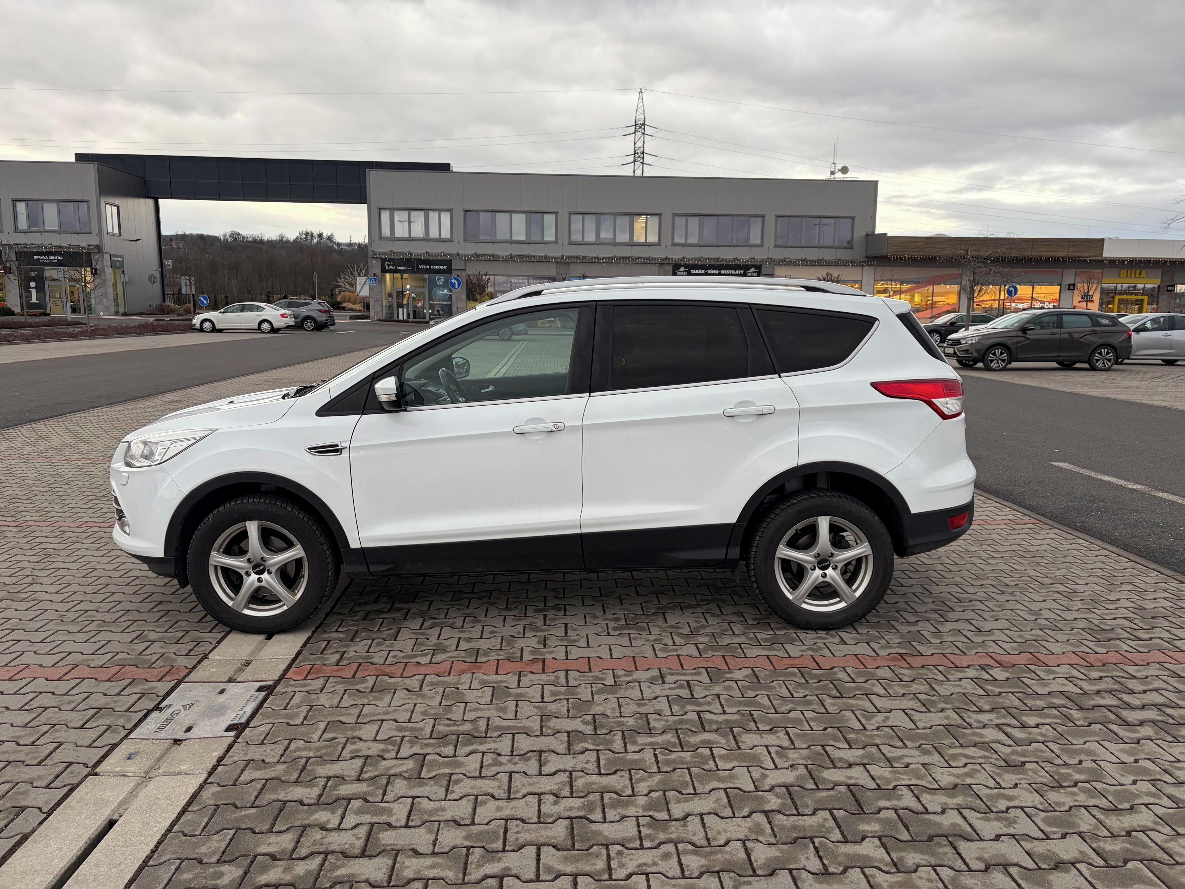 Ford Kuga, 1.5i 110kw 1. maj. koup. ČR TZ - fotka 6
