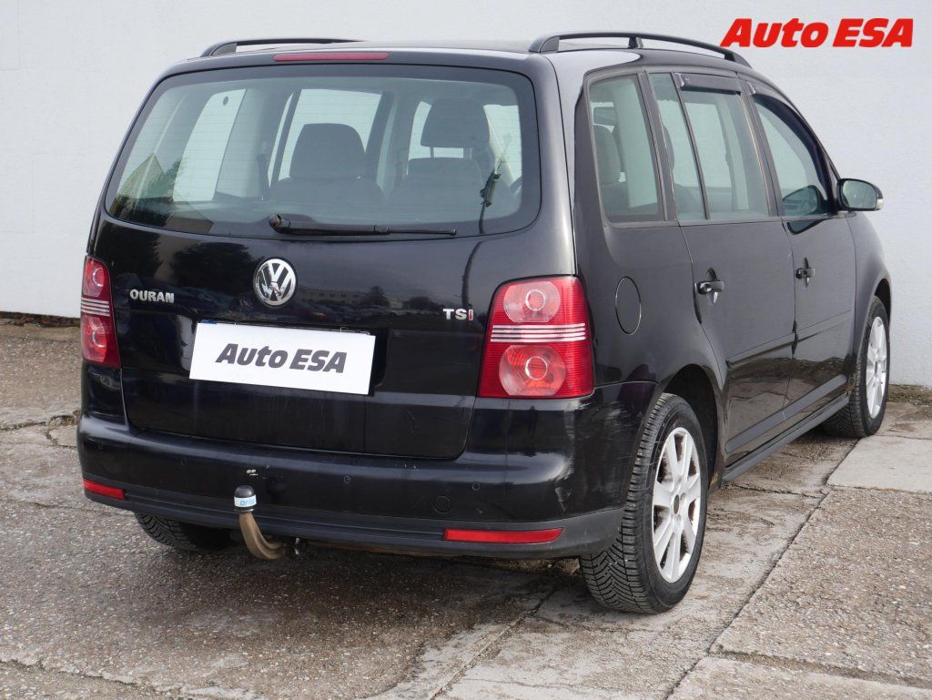 Volkswagen Touran, 1.4 TSi,autoAC,tažné - fotka 6