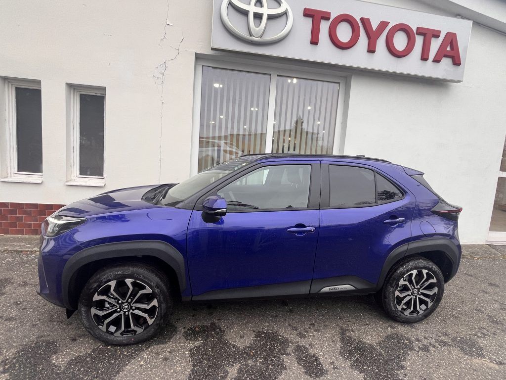 Toyota Yaris Cross, 1.5 HEV Style + zimní komplety - fotka 4