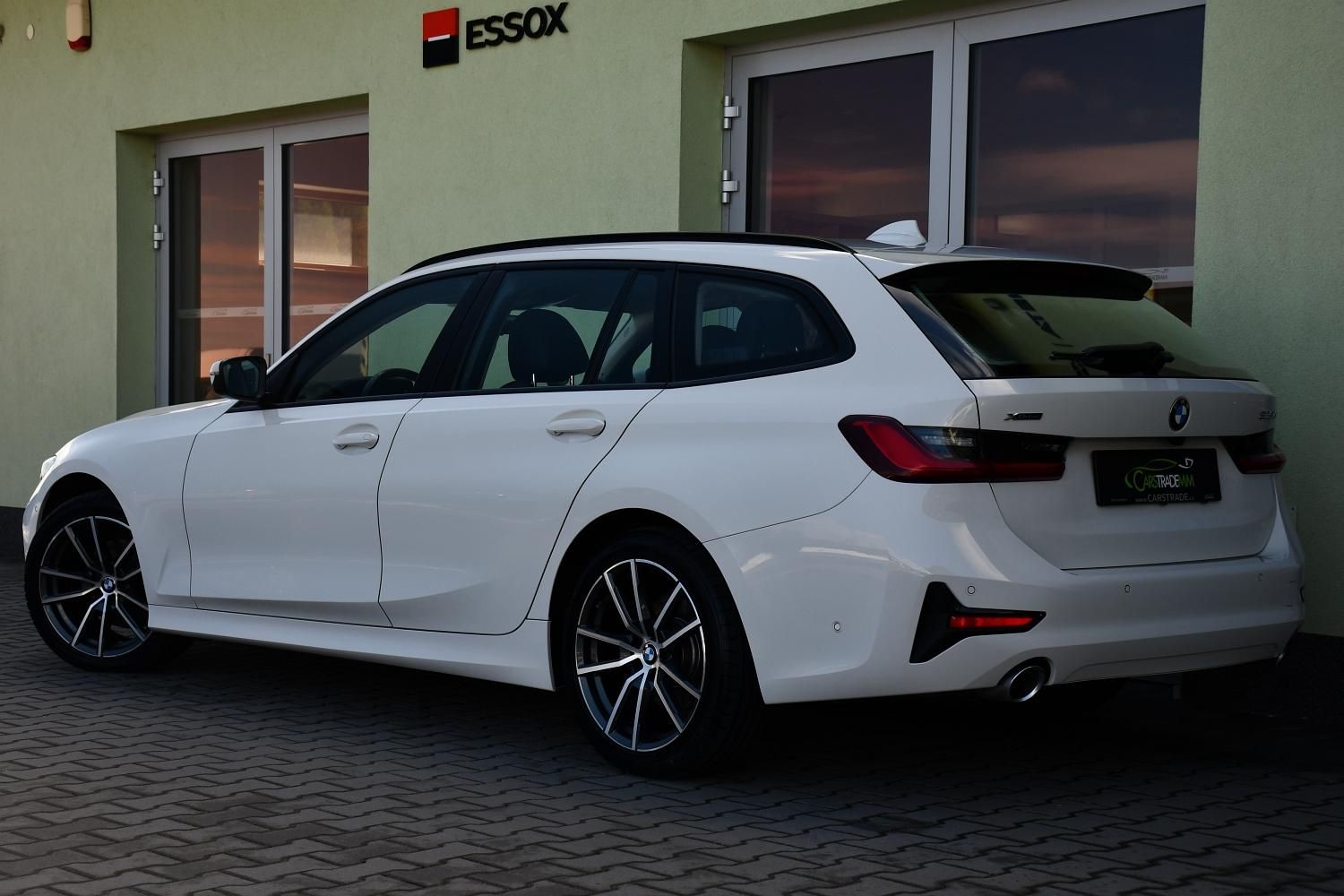 BMW Řada 3, 320D xDrive 2xALU 1M ČR - fotka 4