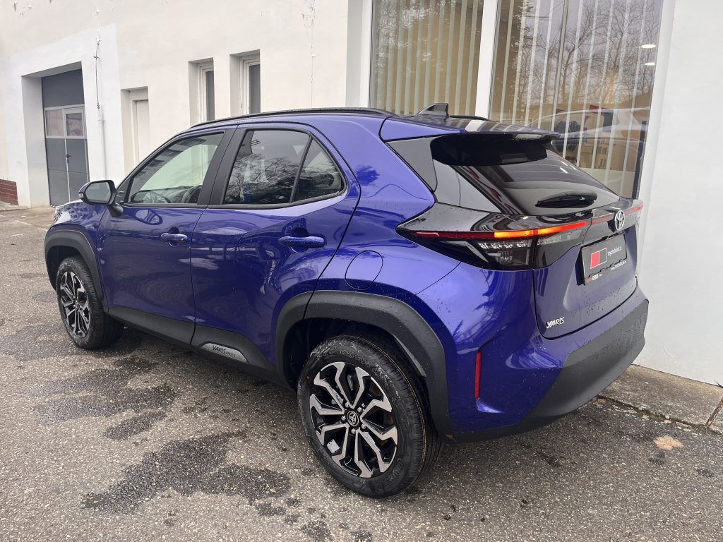 Toyota Yaris Cross, 1.5 HEV Style + zimní komplety - fotka 3