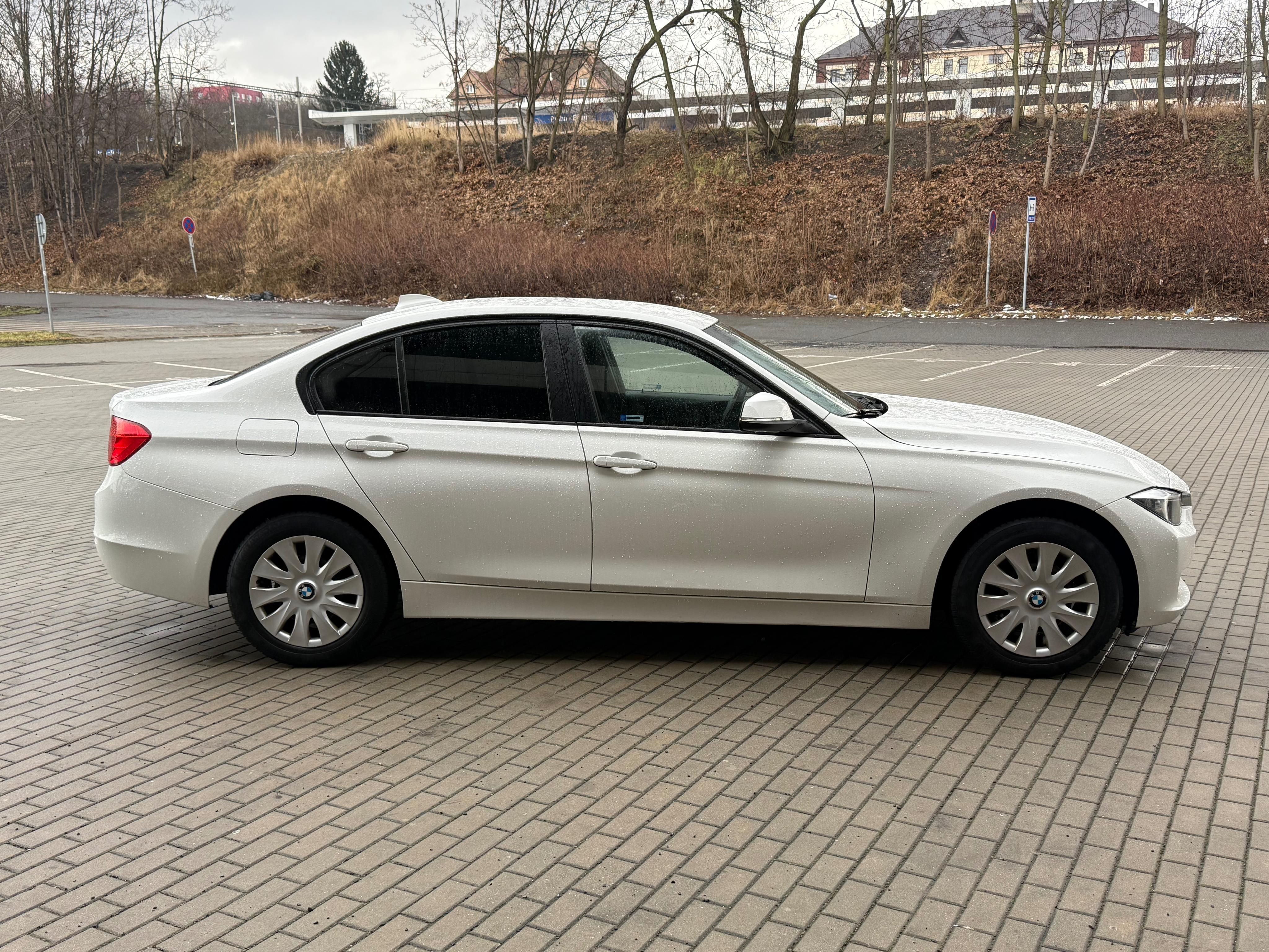 BMW Řada 3, 316i, 100kw Původ ČR Nová STK - fotka 6