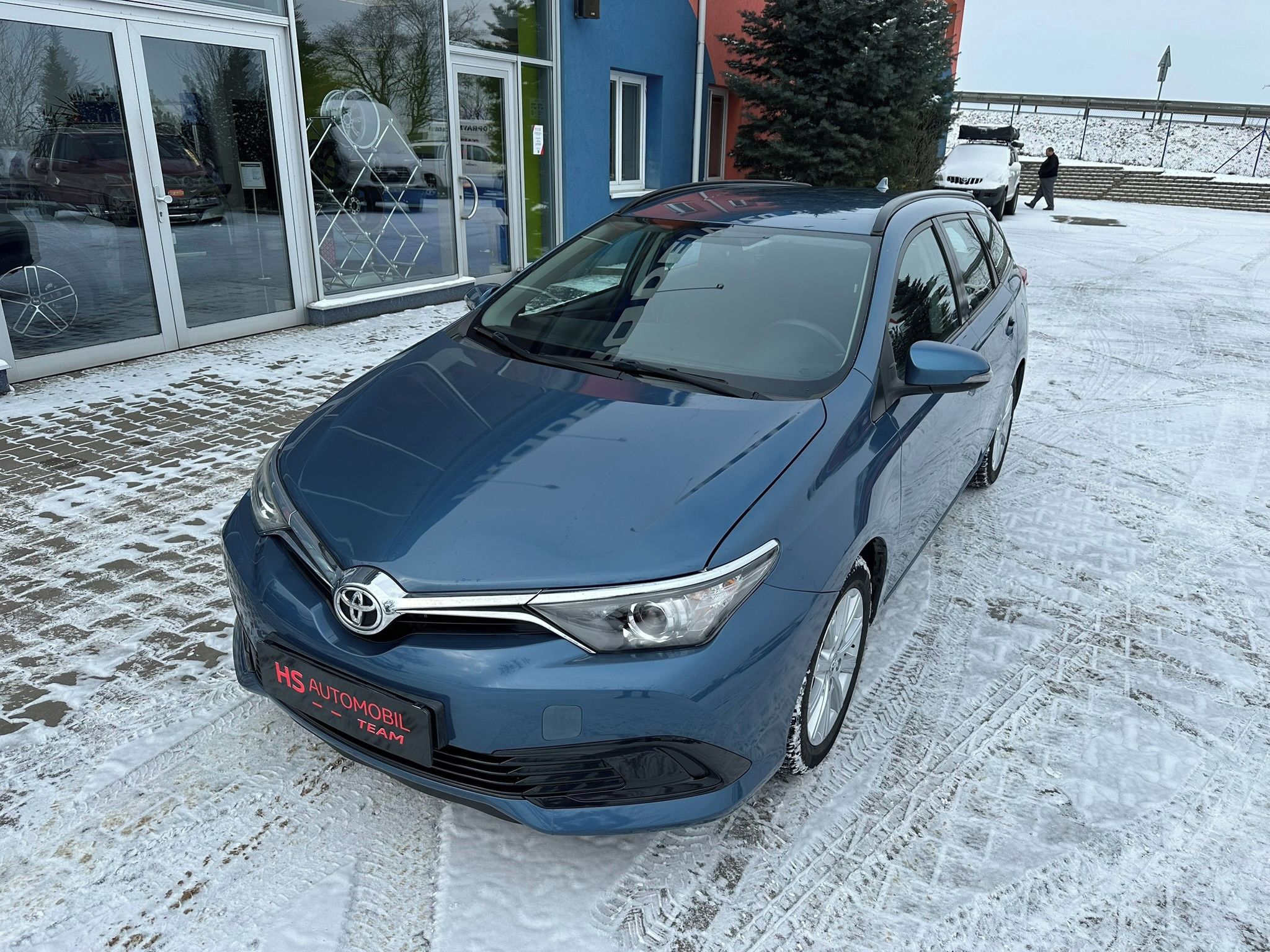 Toyota Auris, Kombi 1,33i 73 kW - fotka 2