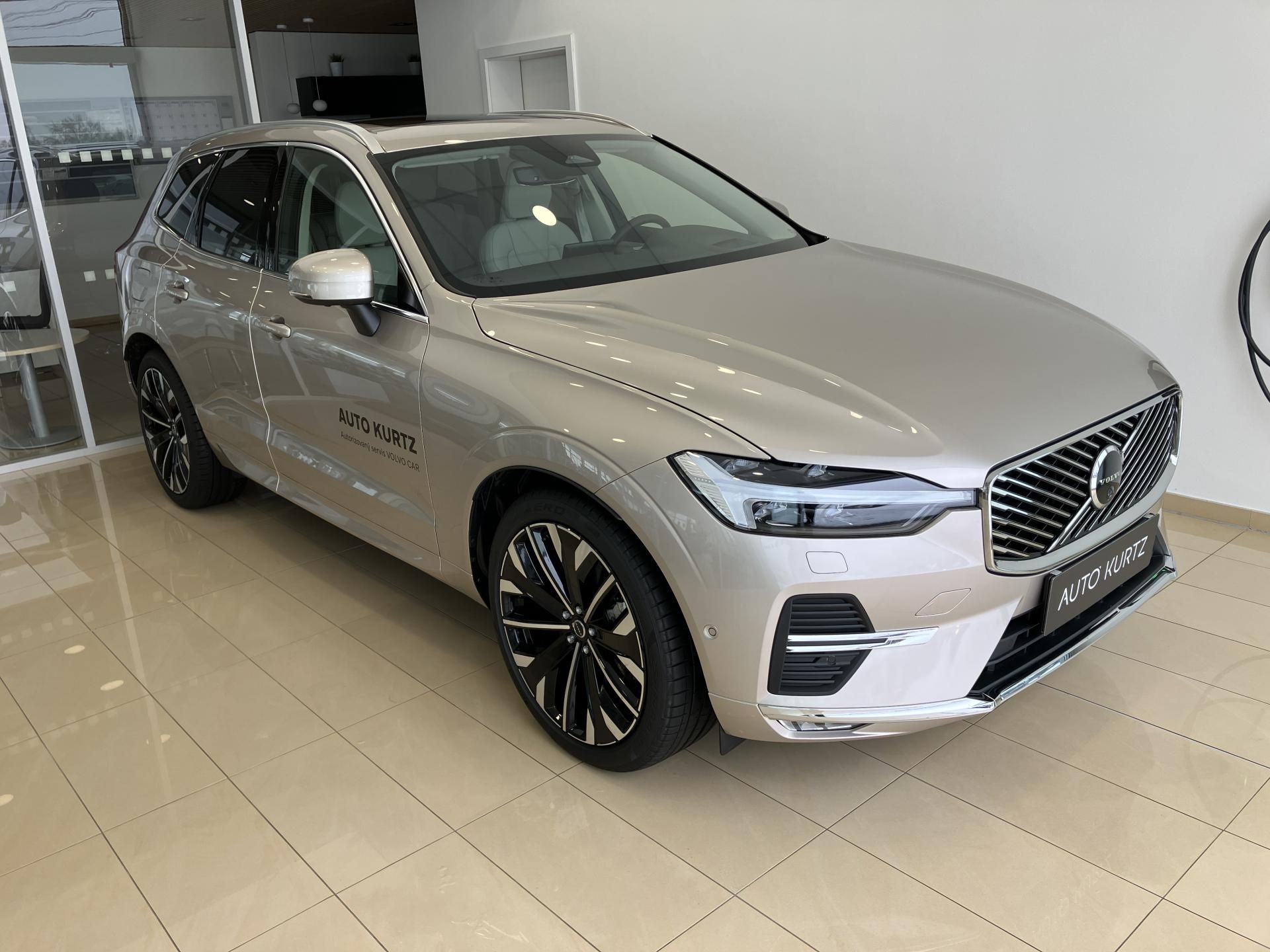 Volvo XC60, B5 AWD Ultra Bright AT8, ČR