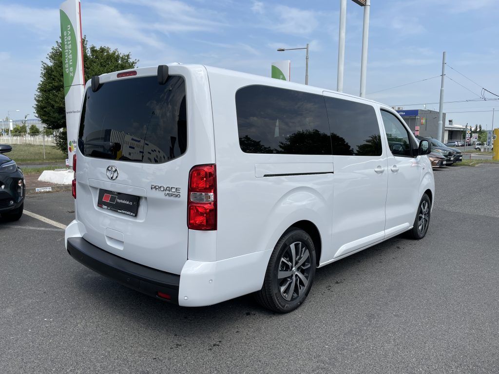 Toyota Proace Verso, 2.0D 140k 6MT Family 8S - fotka 3