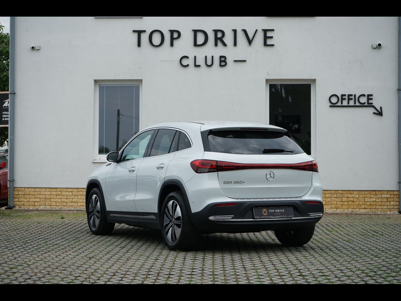 Mercedes-Benz EQA, 250+/comfort. pack/electric ar - fotka 5