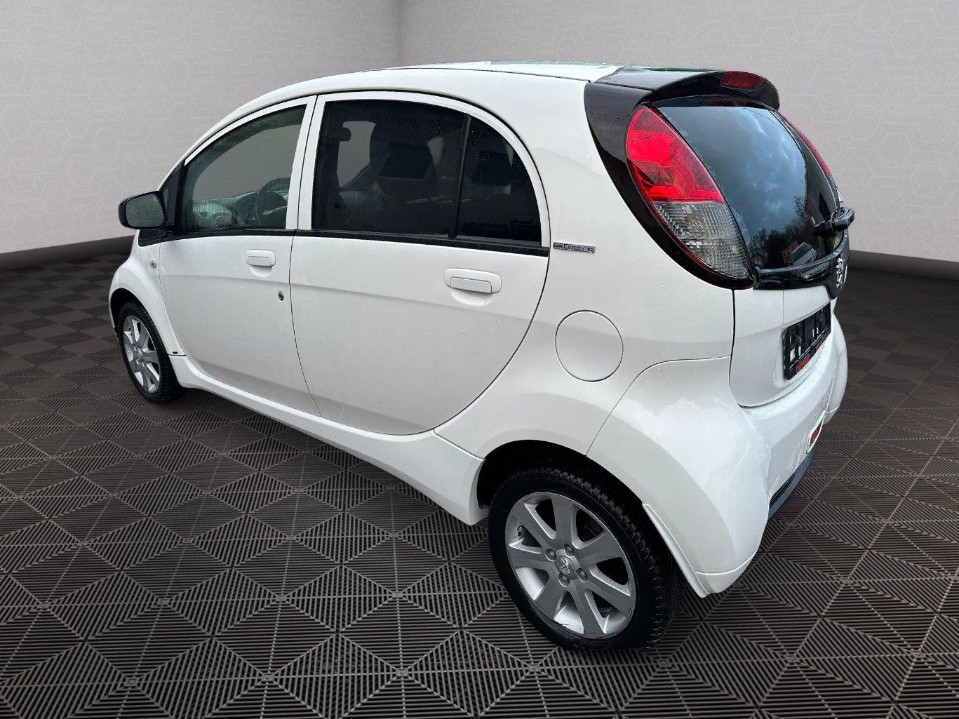Peugeot Ion, 49Kw - fotka 5