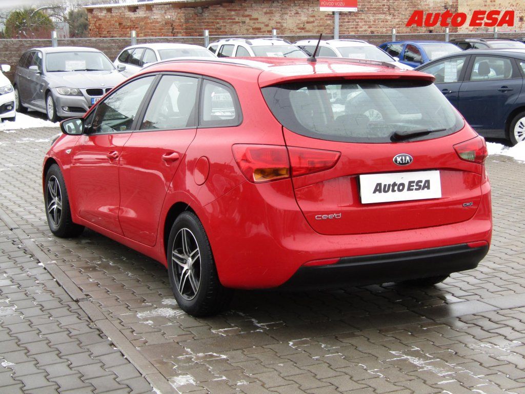 Kia Cee´d, 1.4 CRDi - fotka 6