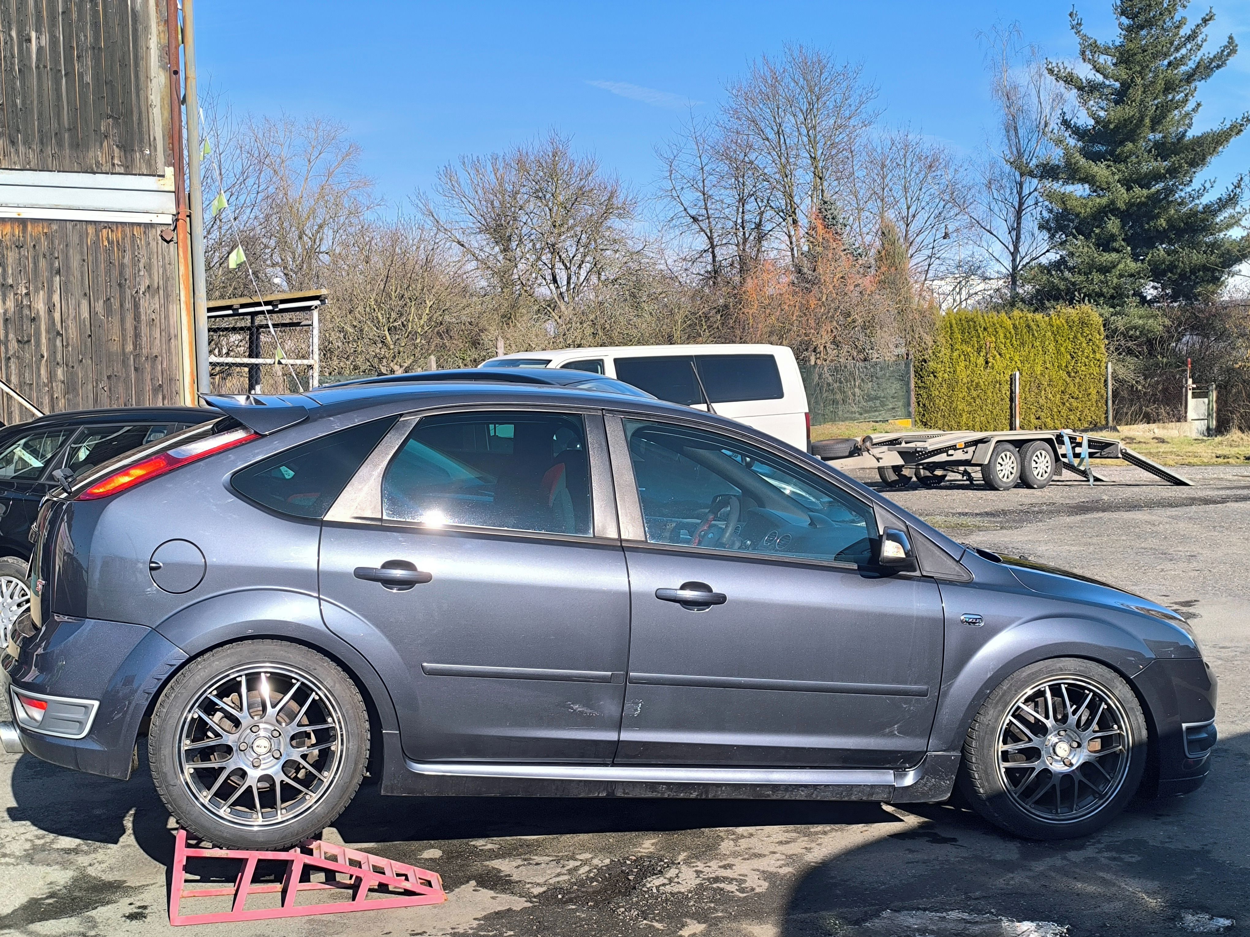 Ford Focus, ST 225,2.5i Turbo 5V - fotka 6