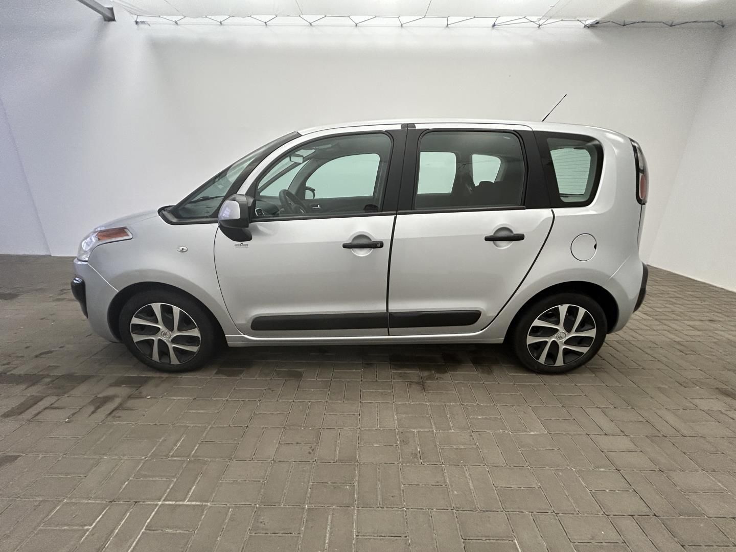 Citroën C3 Picasso, 1.4VTi 70kW Exclusive - fotka 3