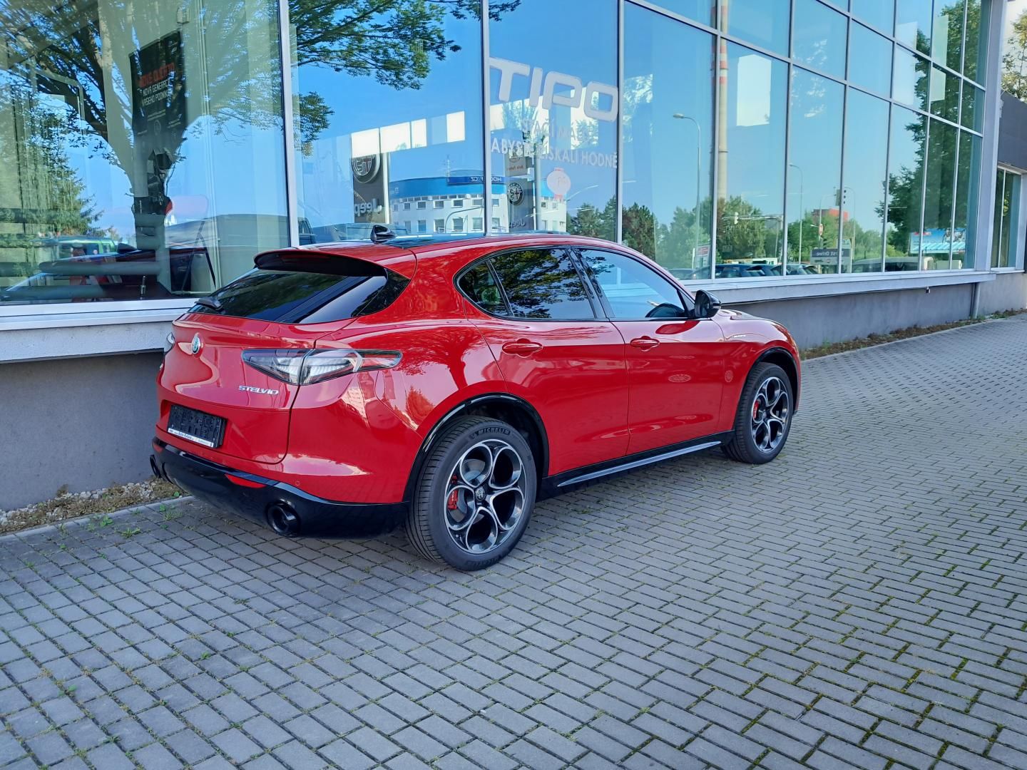 Alfa Romeo Stelvio, Veloce 4x4 2,2 MTJ  210PS - fotka 3