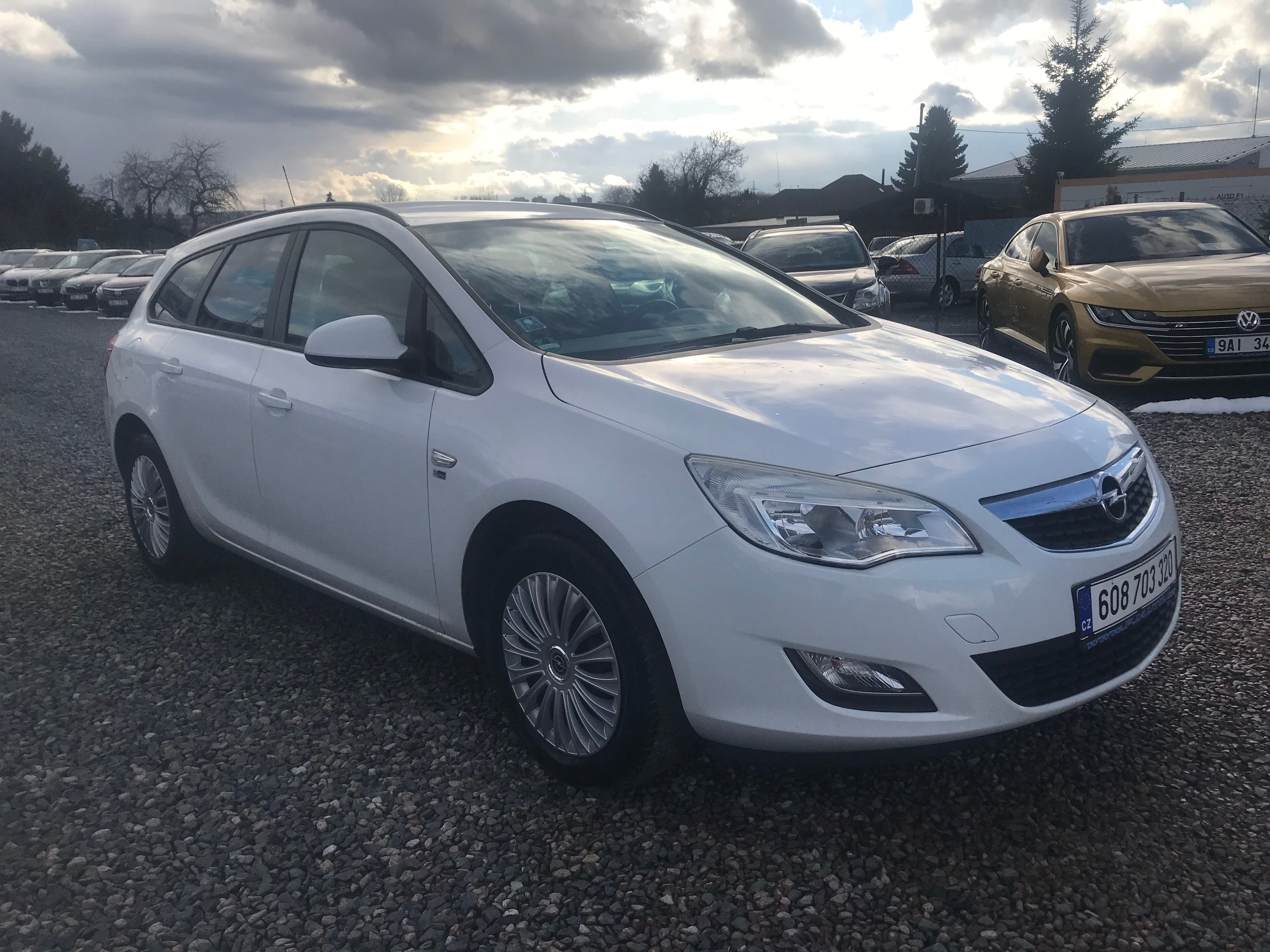 Opel Astra, 1.4i 74 KW,KLIMA ,TEMPOMAT.... - fotka 3
