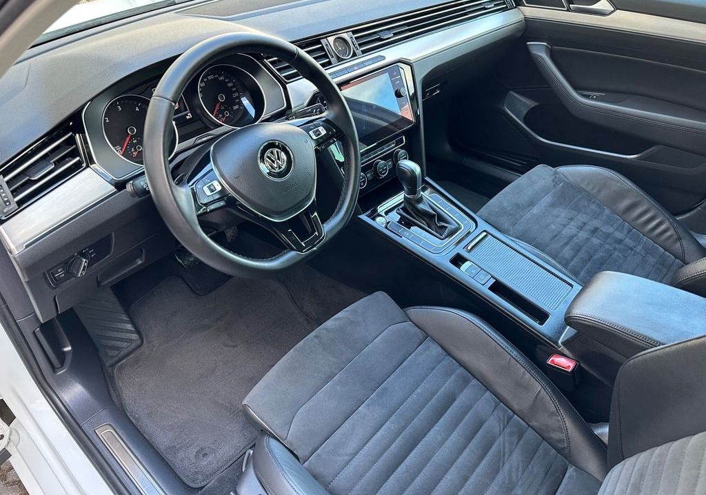 Volkswagen Passat, Volkswagen Passat 2.0 TDI R-Li - fotka 3