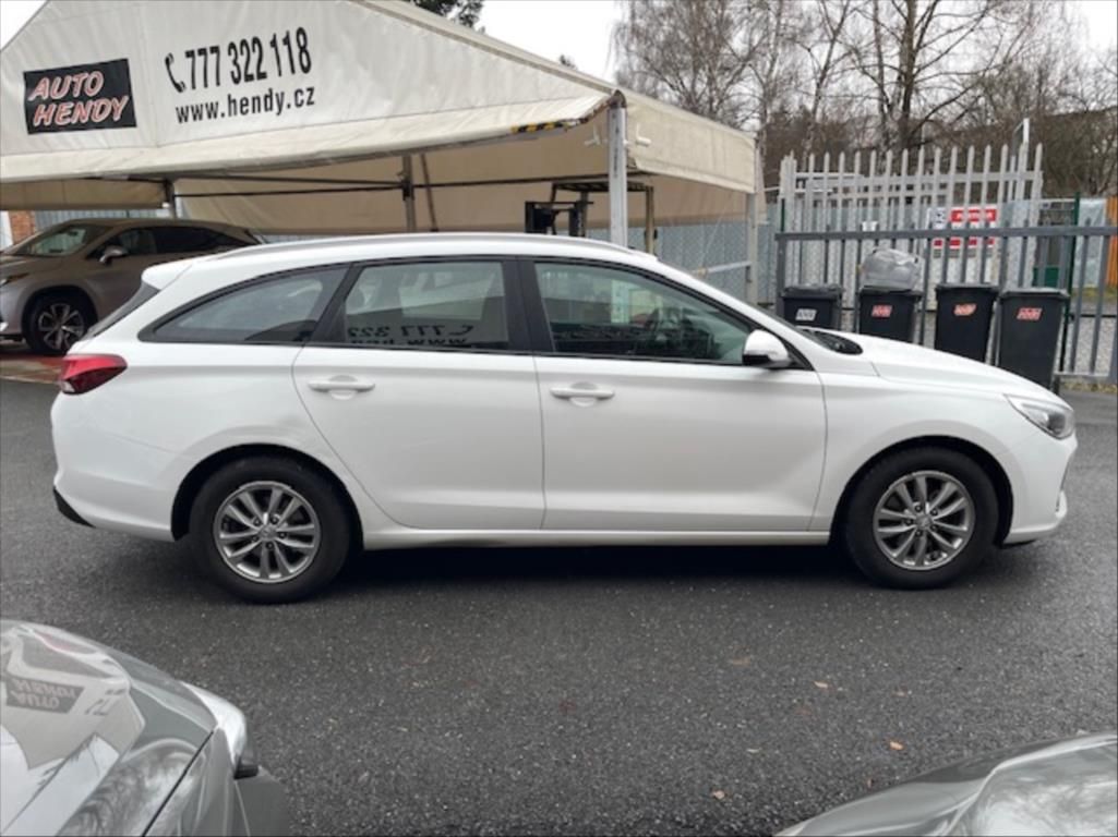Hyundai i30, 1,6 CRDI 1. maj., bez investic - fotka 4