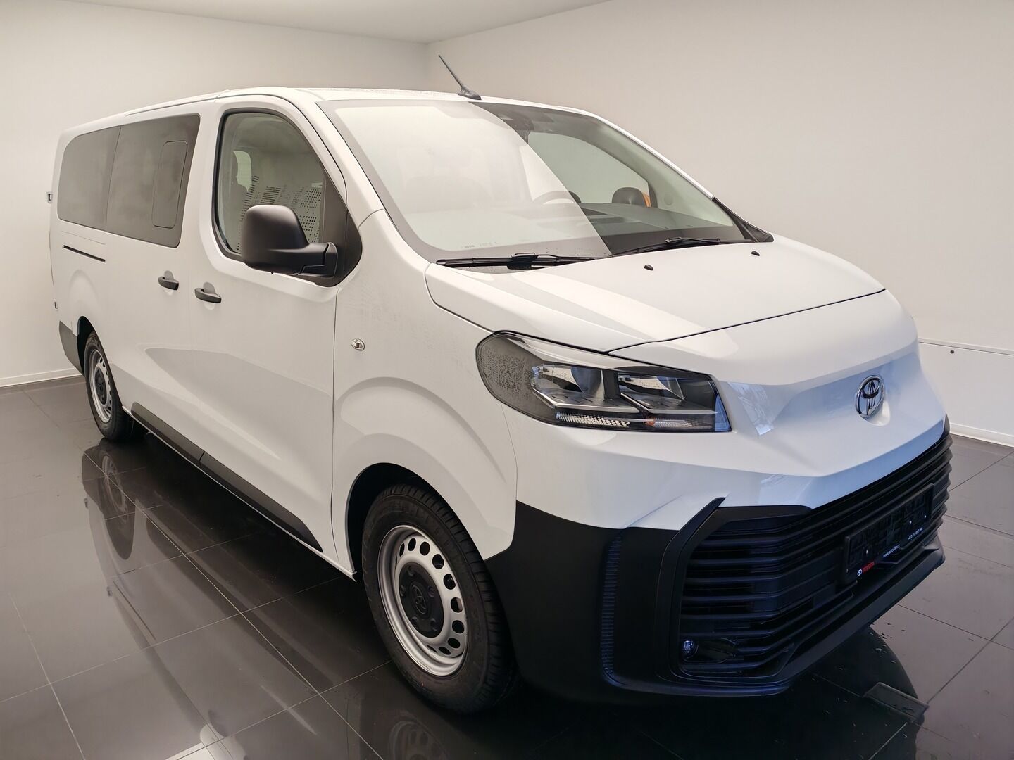 Toyota Proace Verso, 2,0D L2 6MT Combi 9S - fotka 2