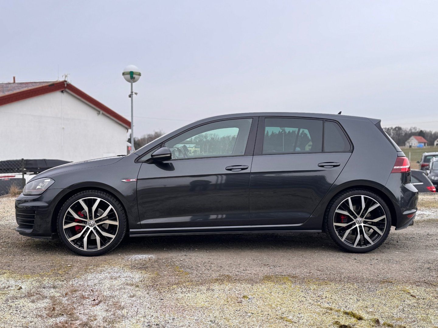 Volkswagen Golf, GTI 2.0 TSI 162 kw MANUÁL - fotka 4