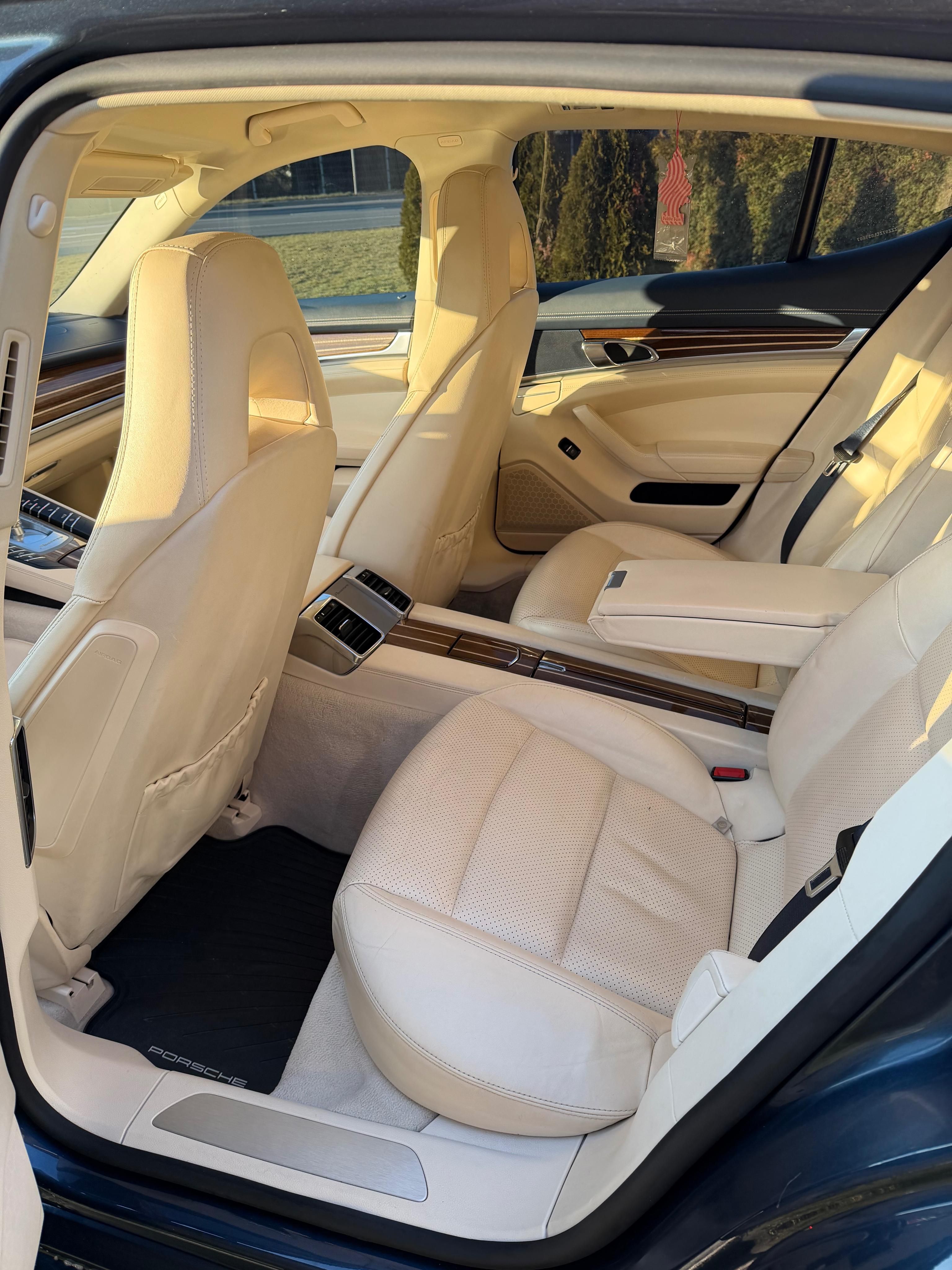 Porsche Panamera, 4.8i 4S (4x4) - fotka 3