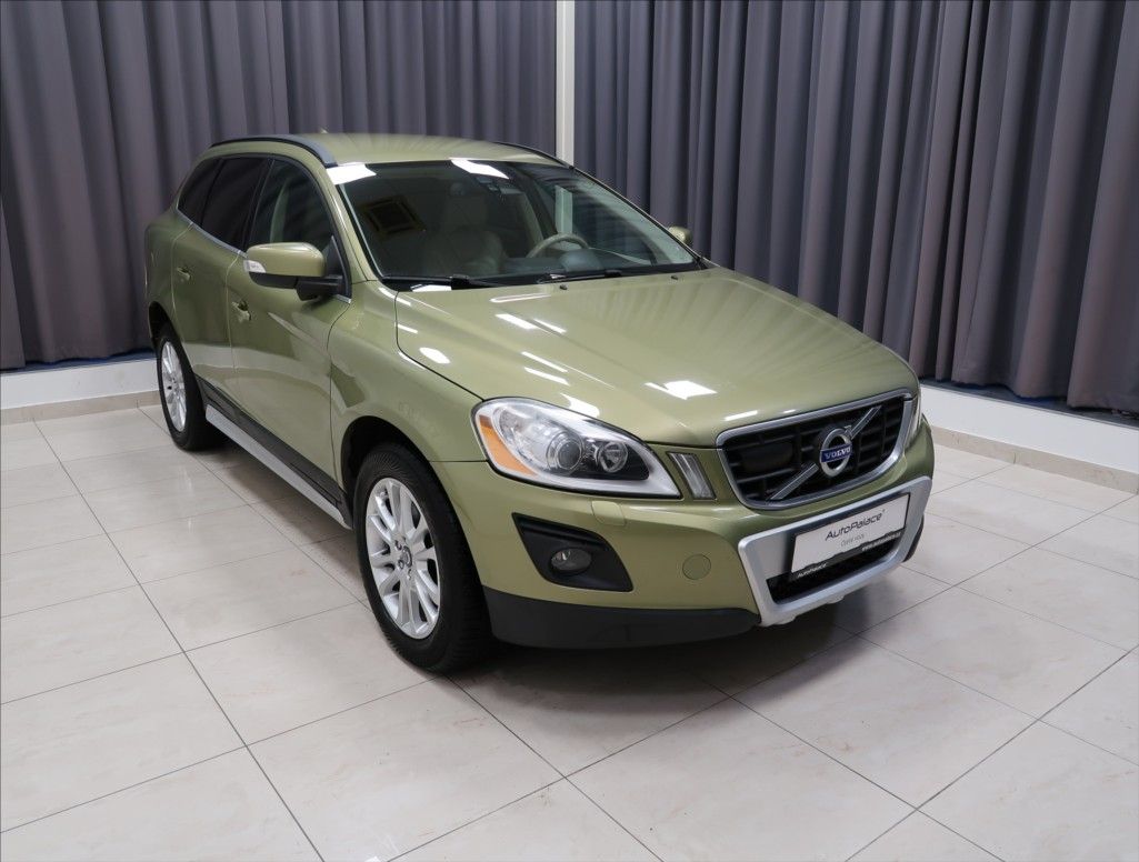 Volvo XC60, 2,4 D4 AWD AUT - fotka 4