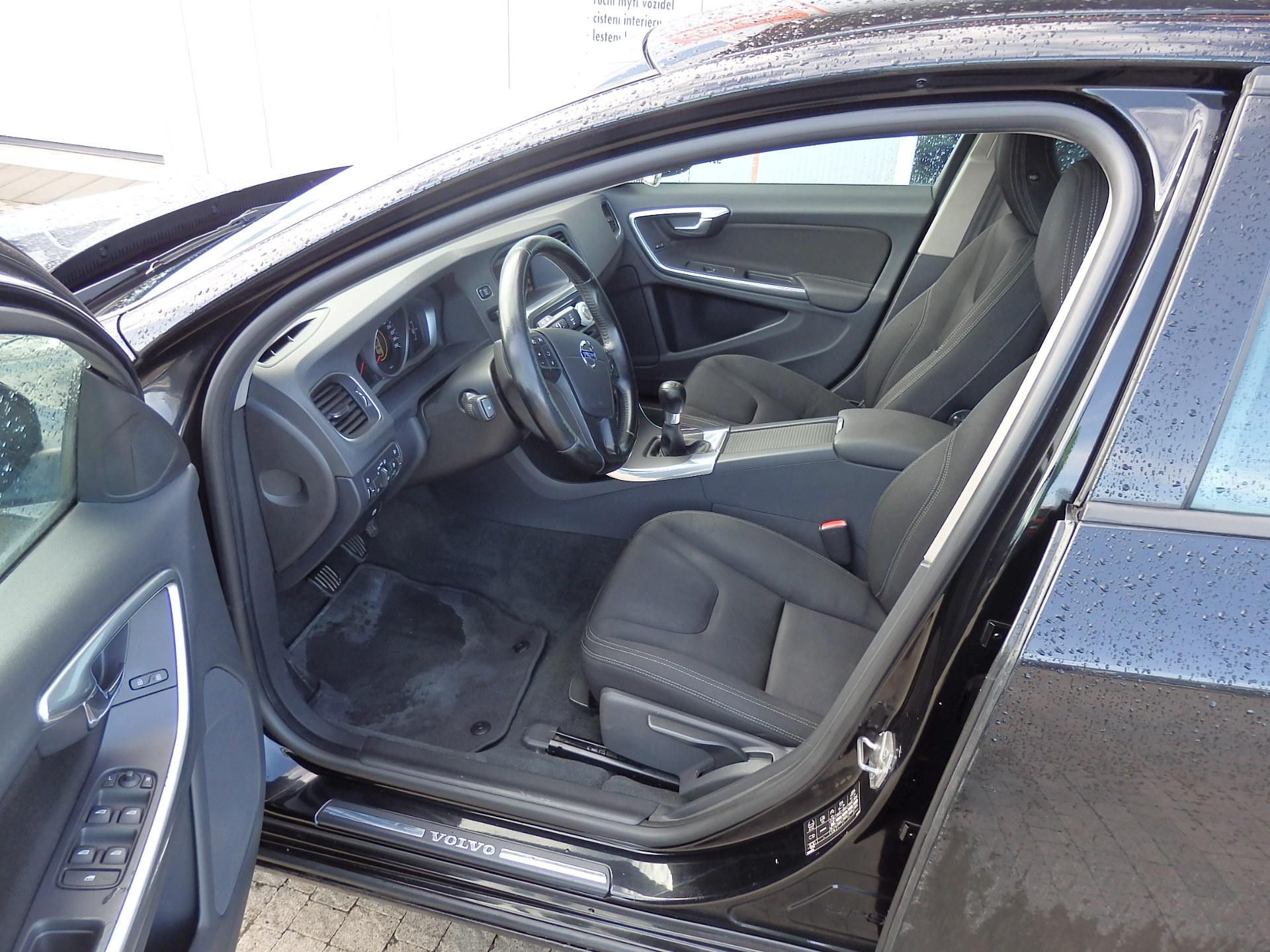 Volvo V60, 2.0 D DIGI. KLIMA, NAVIGACE - fotka 6