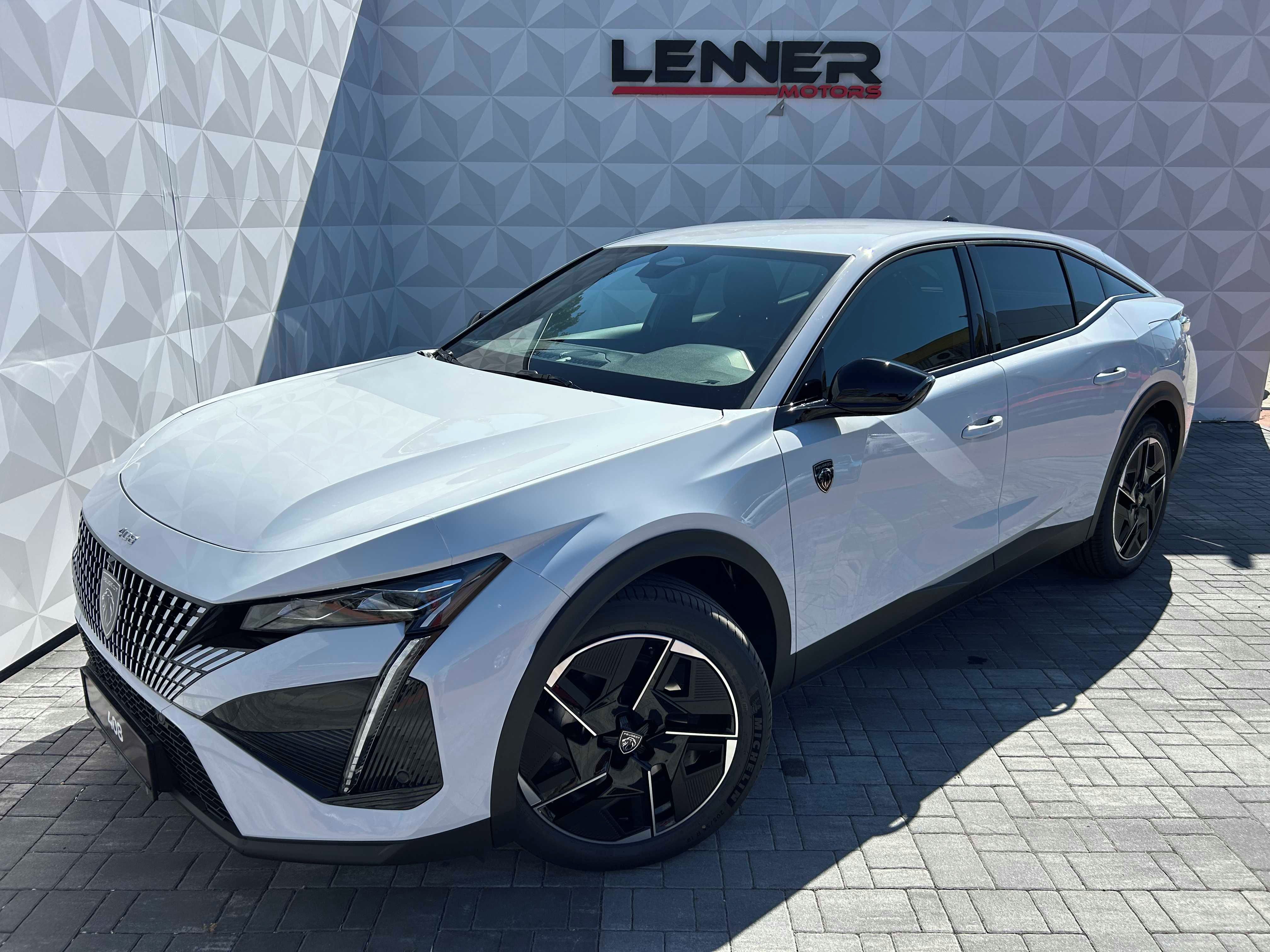 Peugeot 408, GT Plug-in HYBRID 225 e-EAT8 - fotka 2