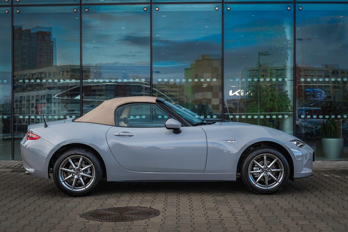Mazda MX-5, ST 1.5L 132k 6MT Kazari - fotka 3