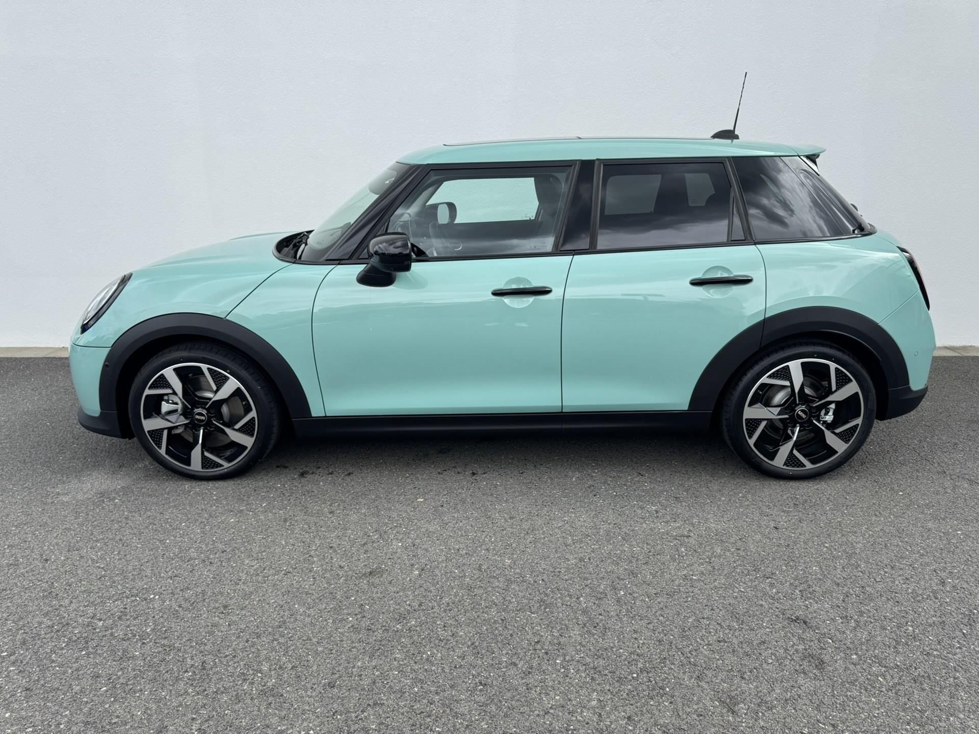 Mini Cooper, 5 door (F65) S - fotka 4