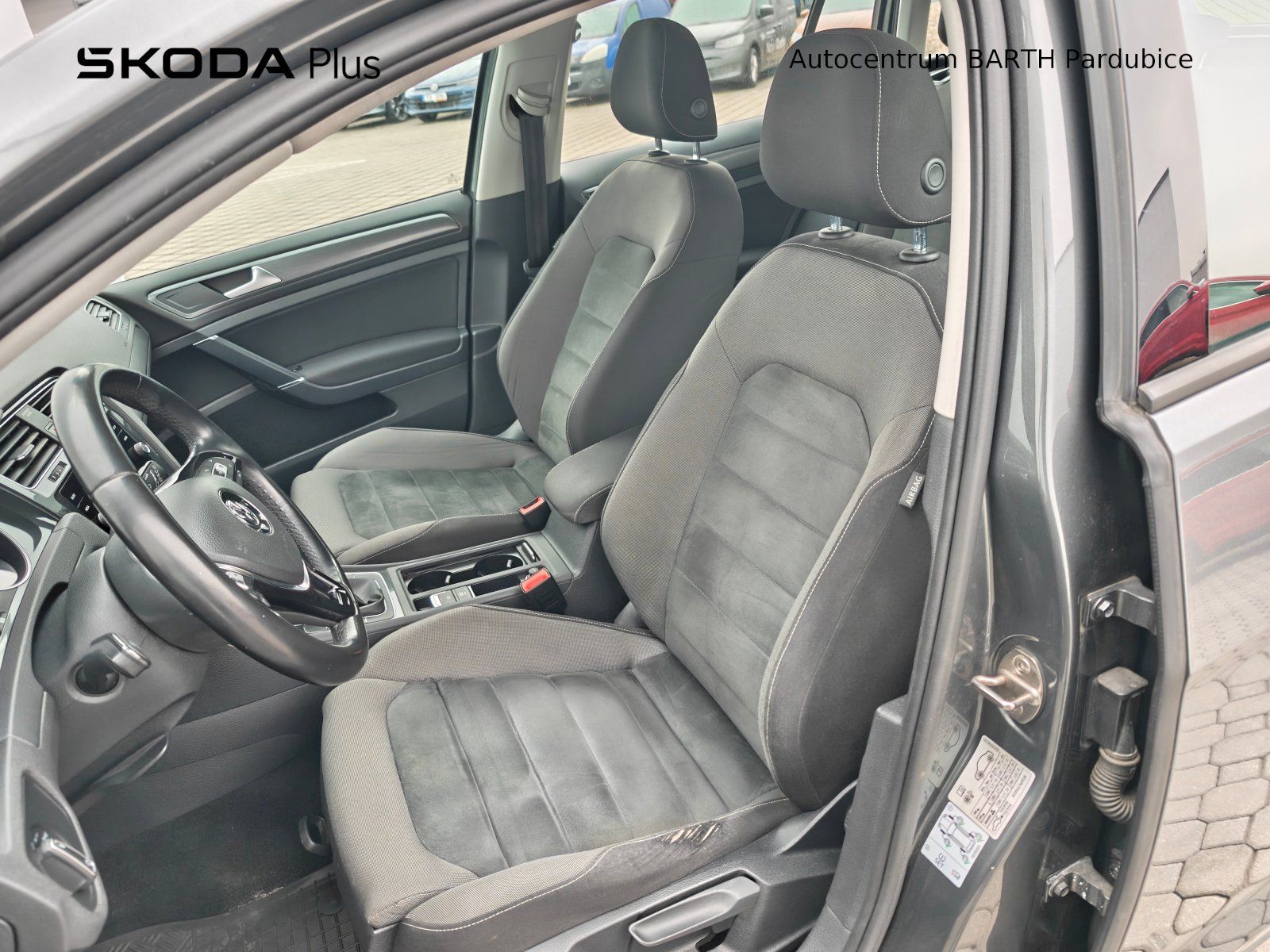 Volkswagen Golf, Variant / 1,0 TSI / 81 kW / Ma - fotka 6