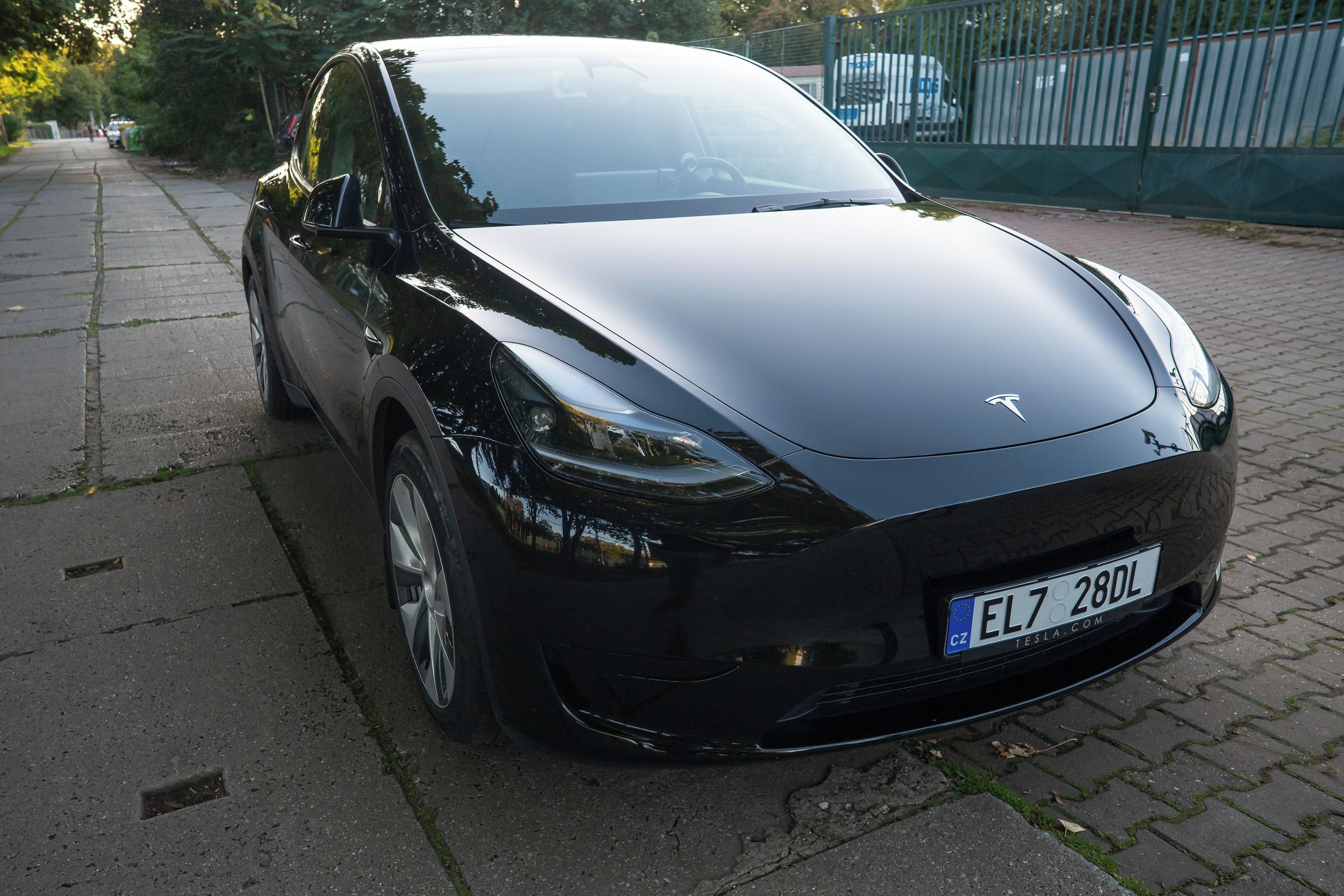 Tesla Model Y, Tesla Y RWD LFP - fotka 2