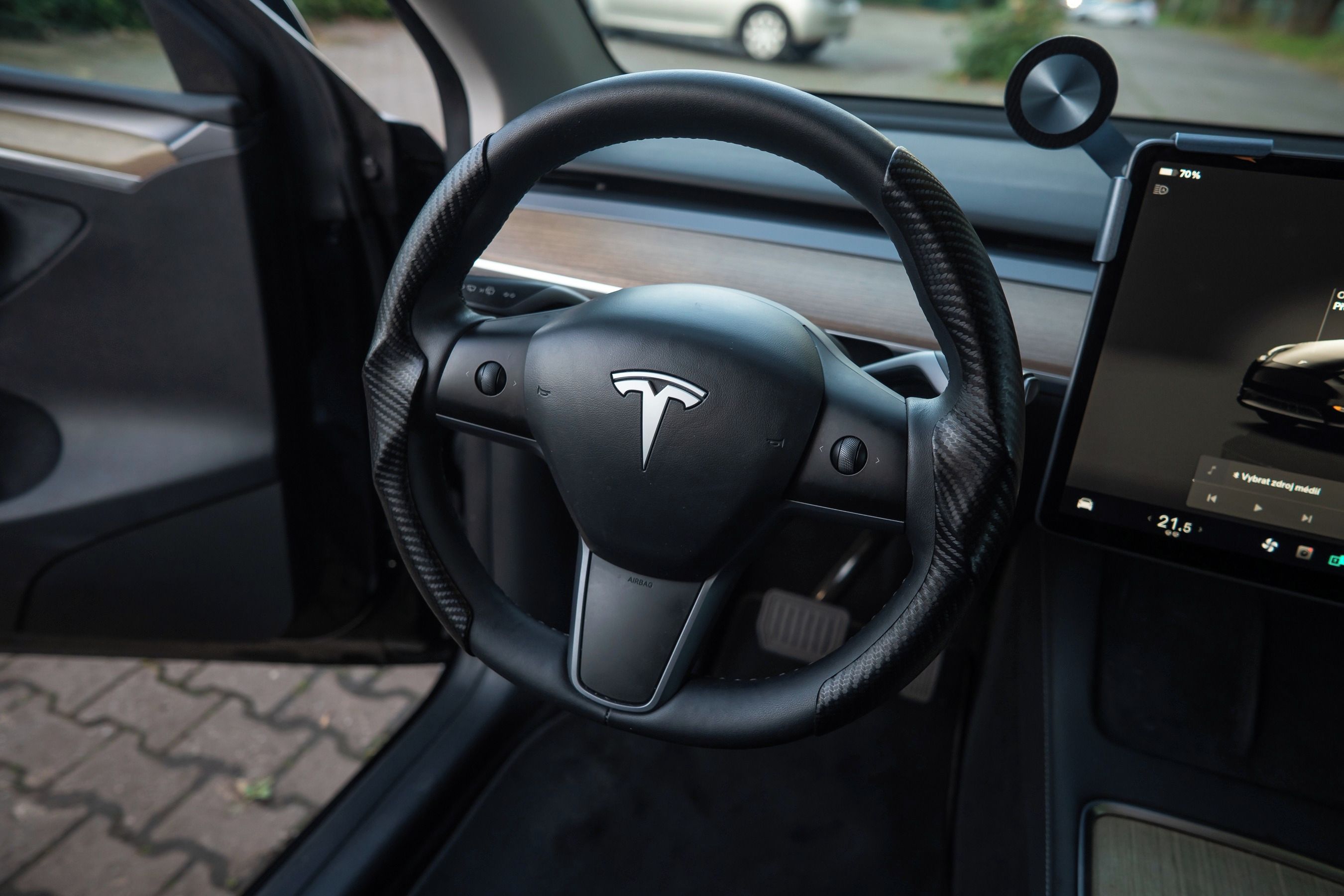 Tesla Model Y, Tesla Y RWD LFP - fotka 6