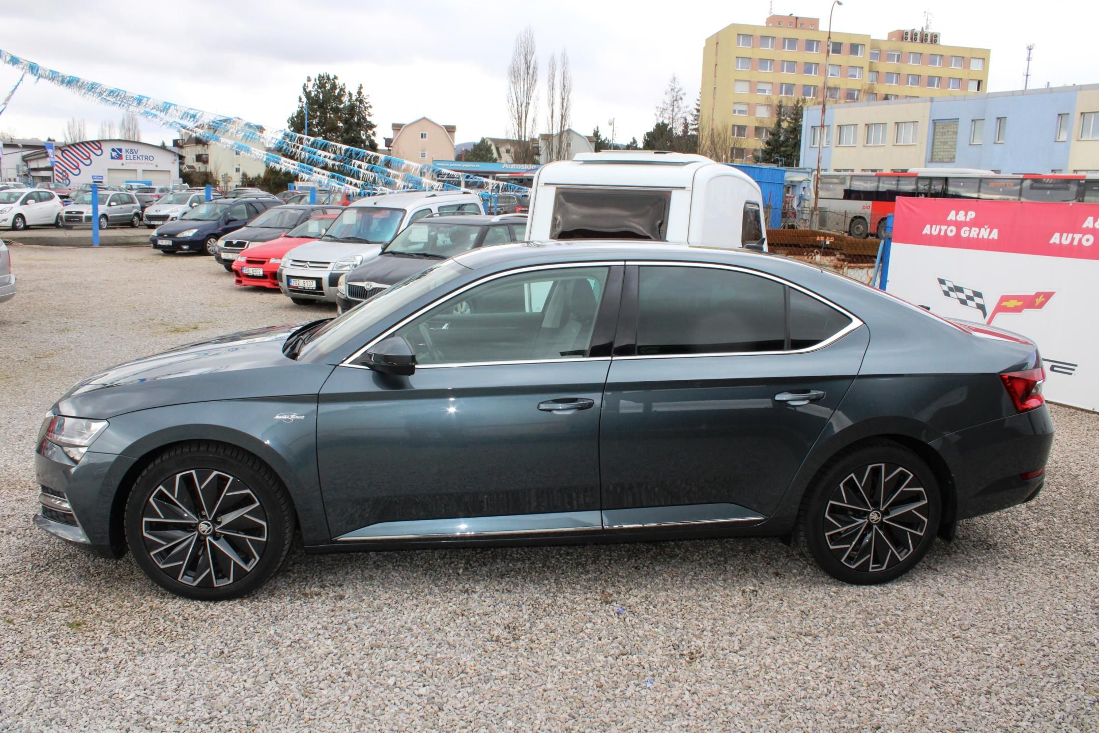 Škoda Superb, 2,0TDI LAURIN & KLEMENT  LED - fotka 4
