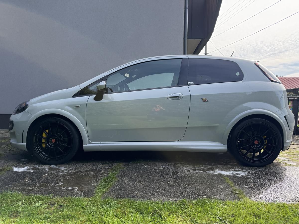 Abarth, Punto Evo 1,4 Turbo 180k - fotka 3