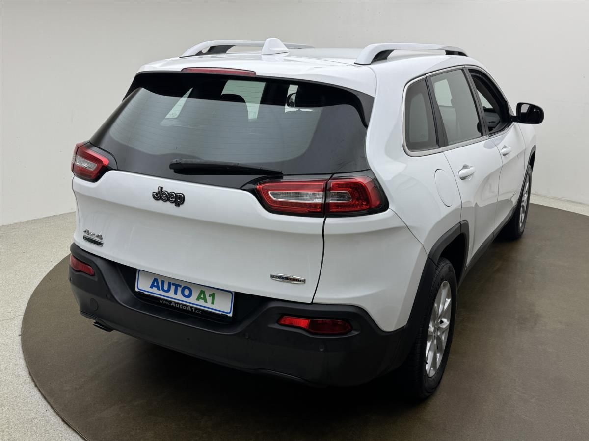 Jeep Cherokee, 2,0 103kW 4X4 AC NAVI SENZORY - fotka 4