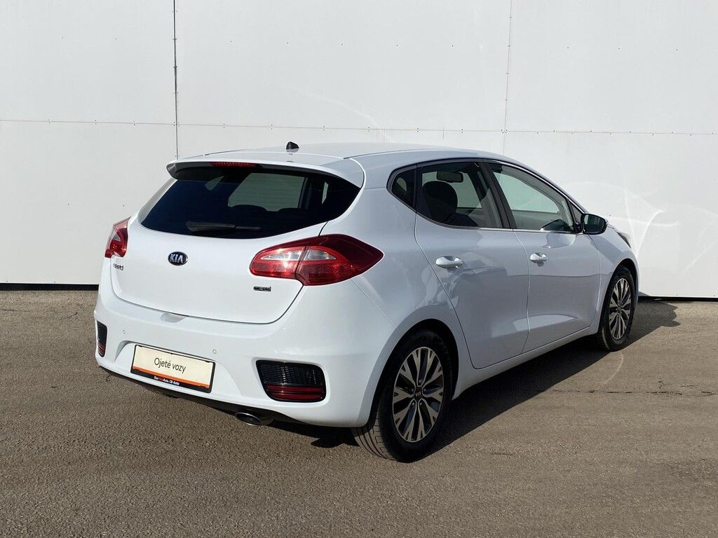 Kia Cee´d, 1,6 CRDi 100 kW - fotka 2