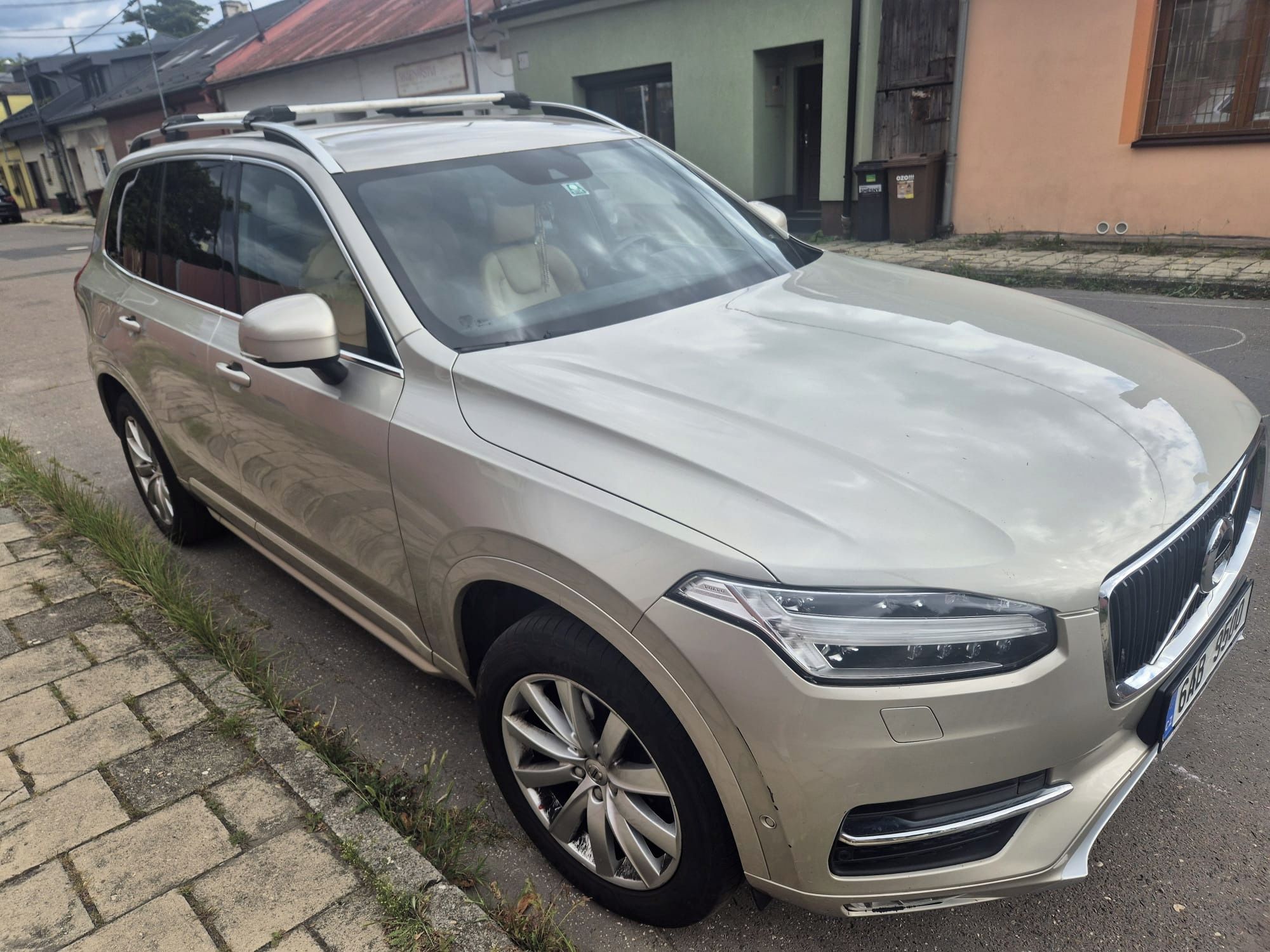 Volvo XC90, 2.0 D5 173KW 4x4, 7míst - fotka 4