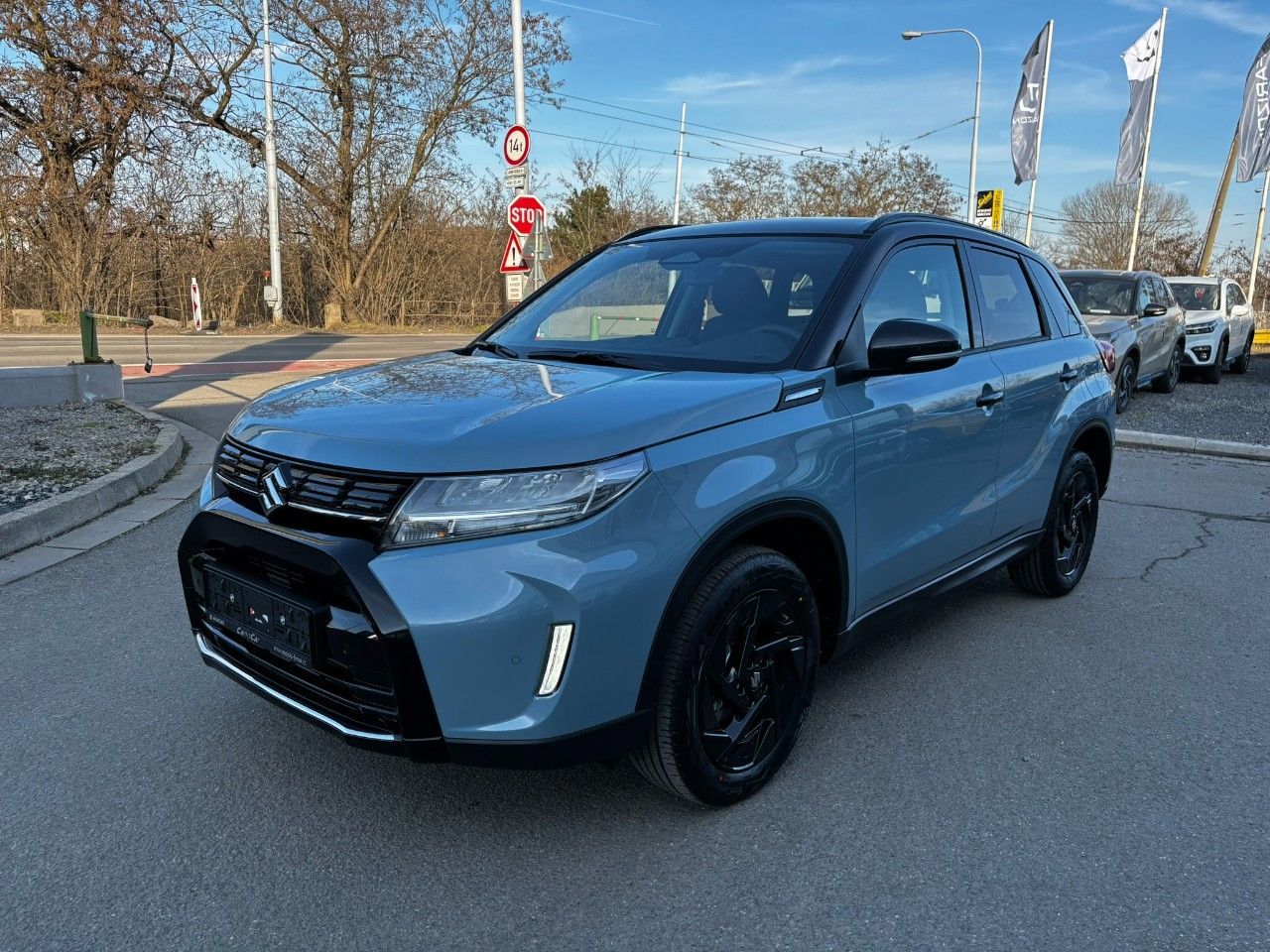 Suzuki Vitara, 4x4 automat Black Edition - fotka 3