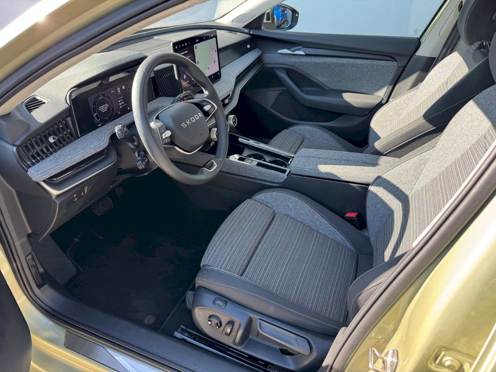 Škoda Superb, Combi DSG 2.0 TDI 110 kW Selec - fotka 6