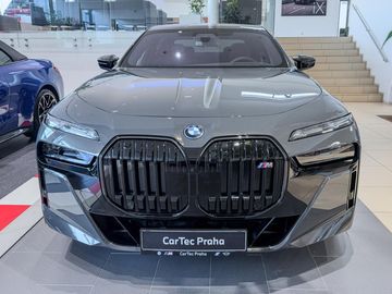 M760e xDrive Sedan